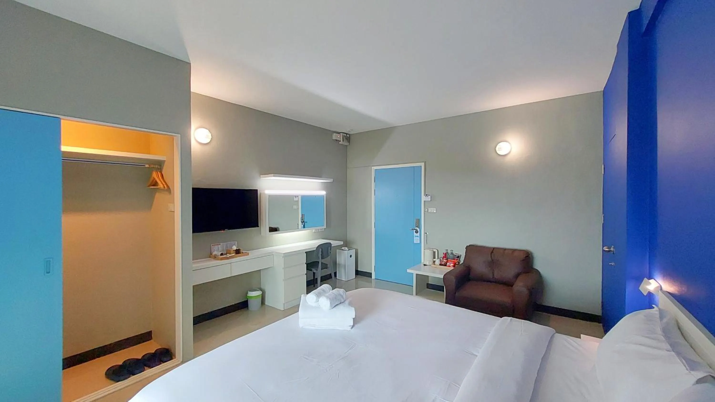 Bed in Fullroom 77 Srinakarin