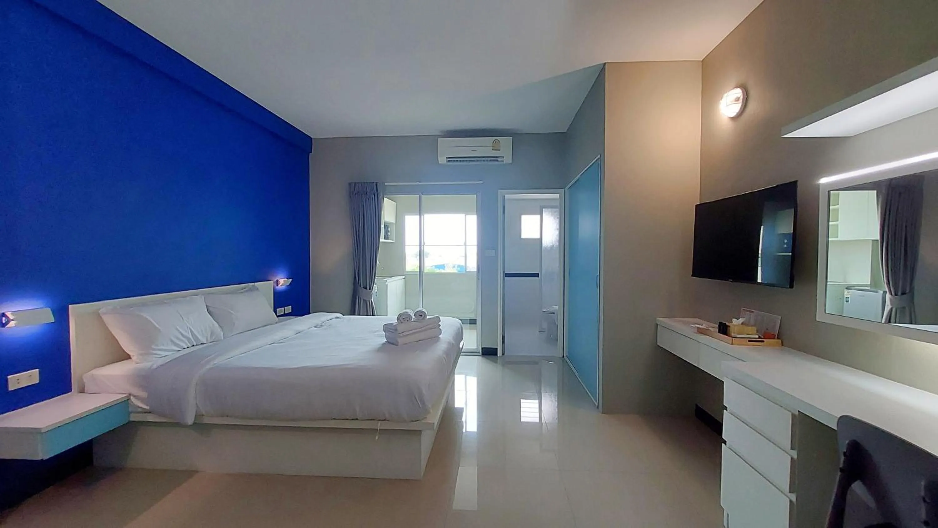 Bed in Fullroom 77 Srinakarin