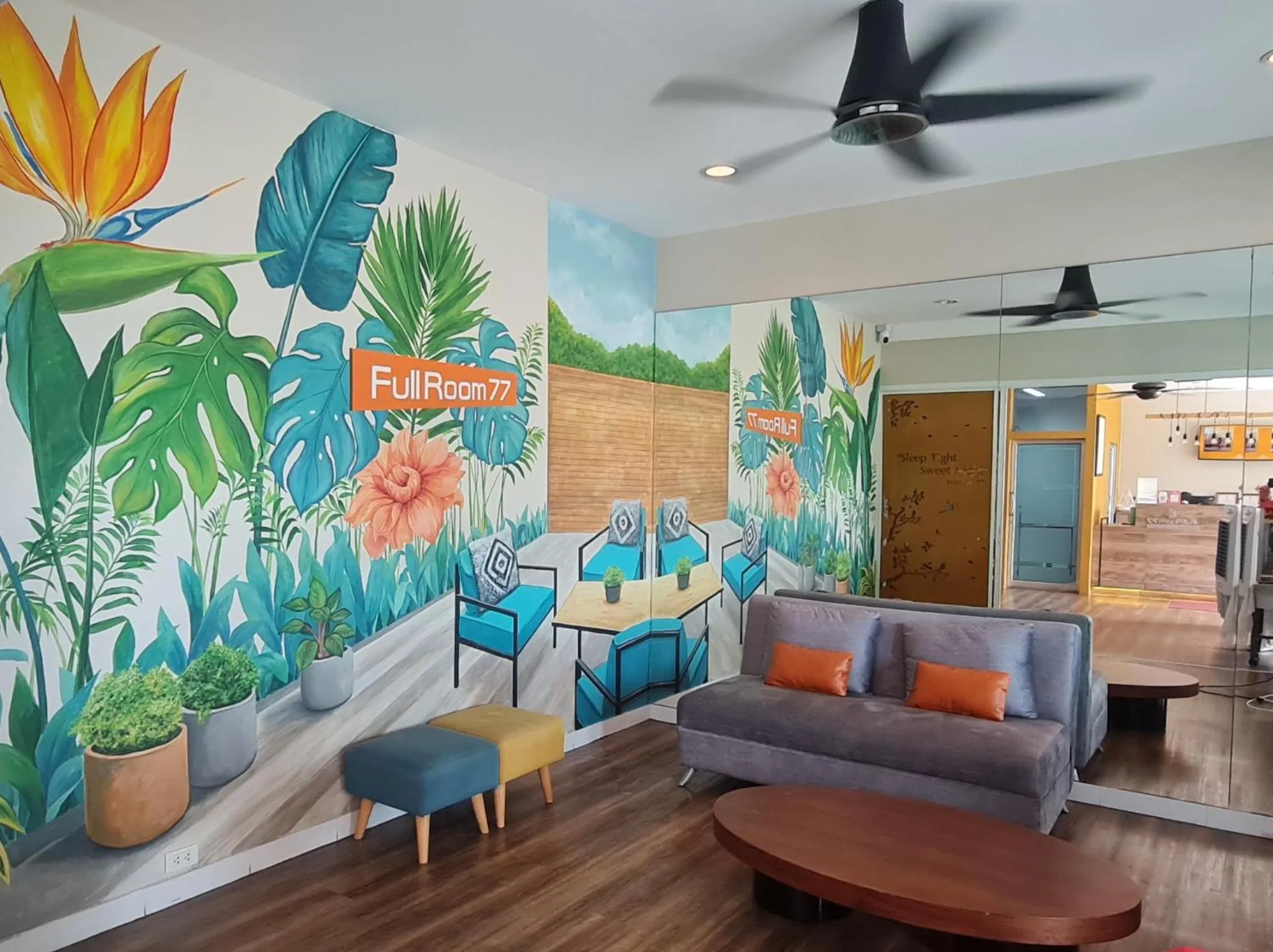 Seating area in Fullroom 77 Srinakarin