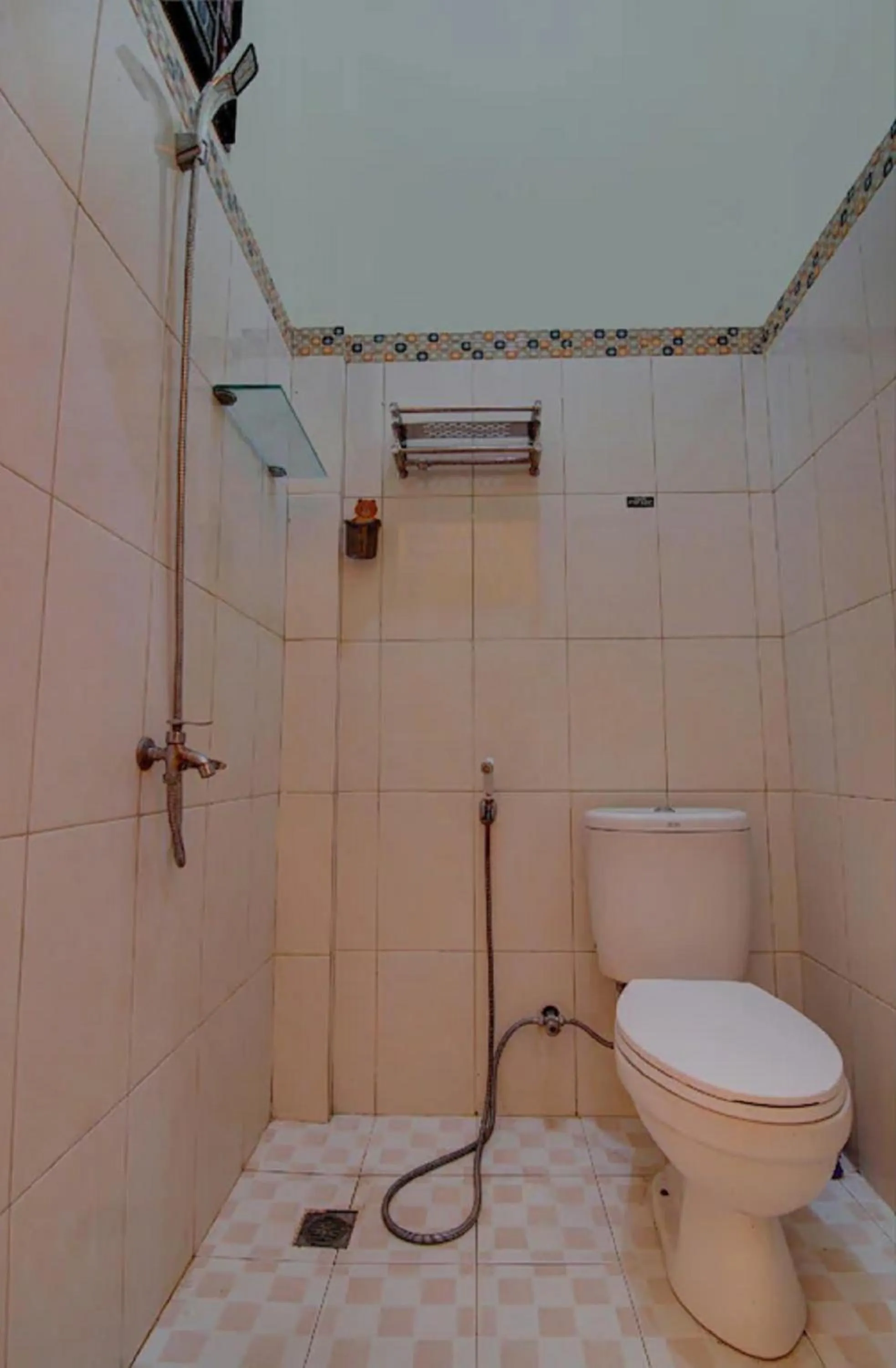 Bathroom in Hotel O Buana Jaya Guest House