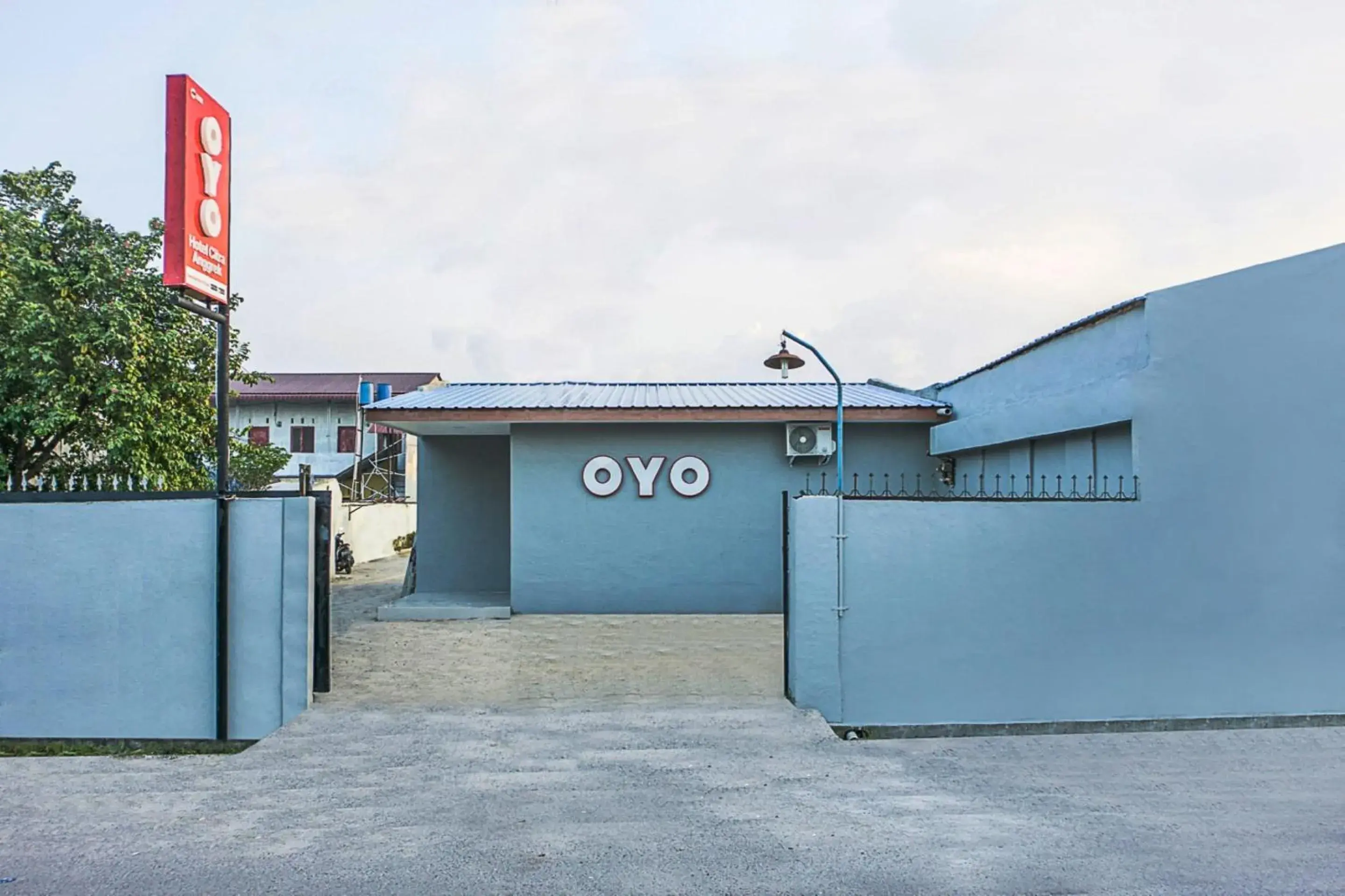 Facade/entrance in Hotel O Citra Anggrek Facade/entrance in Hotel O Citra Anggrek