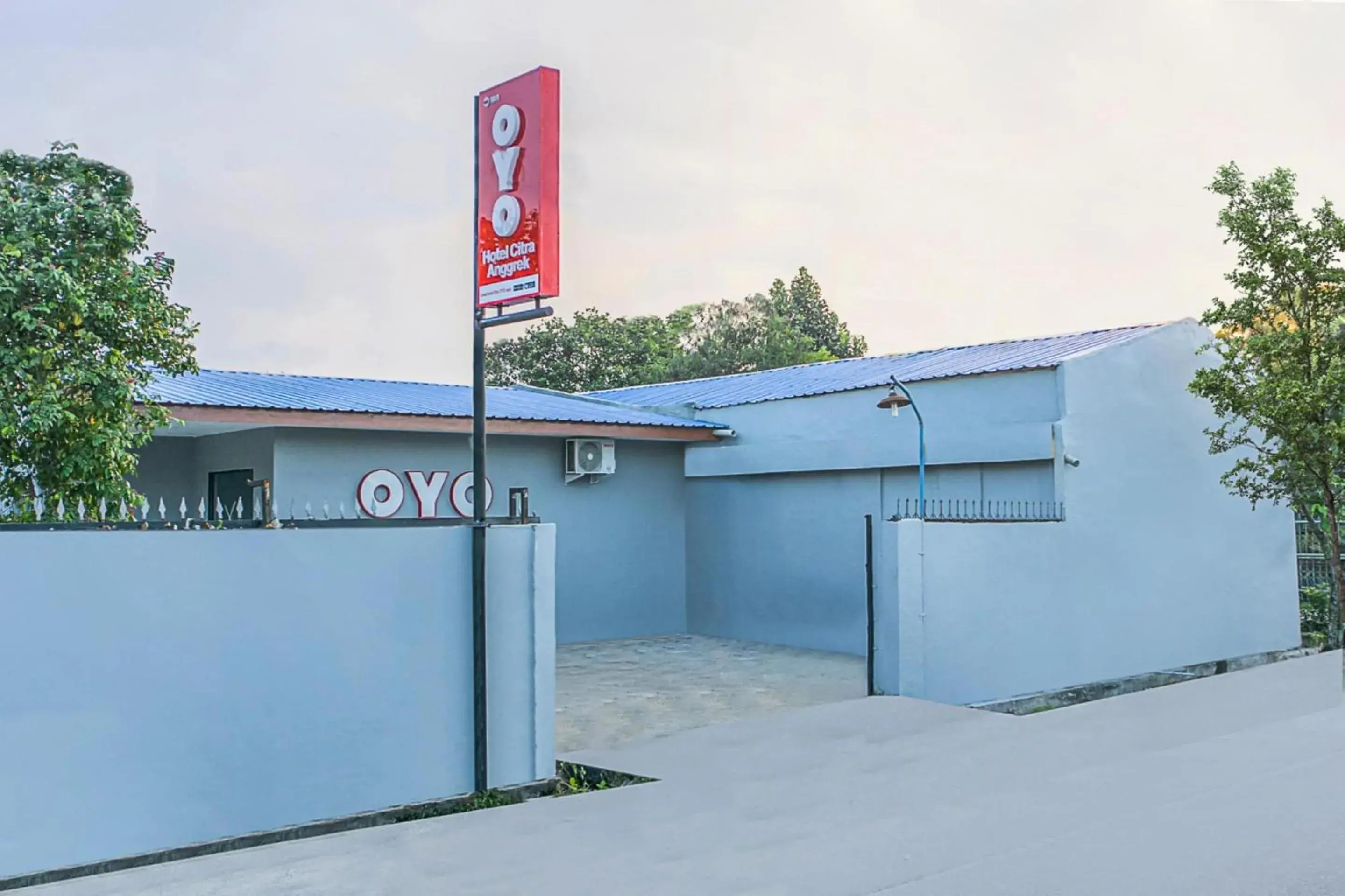 Facade/entrance in Hotel O Citra Anggrek Facade/entrance in Hotel O Citra Anggrek