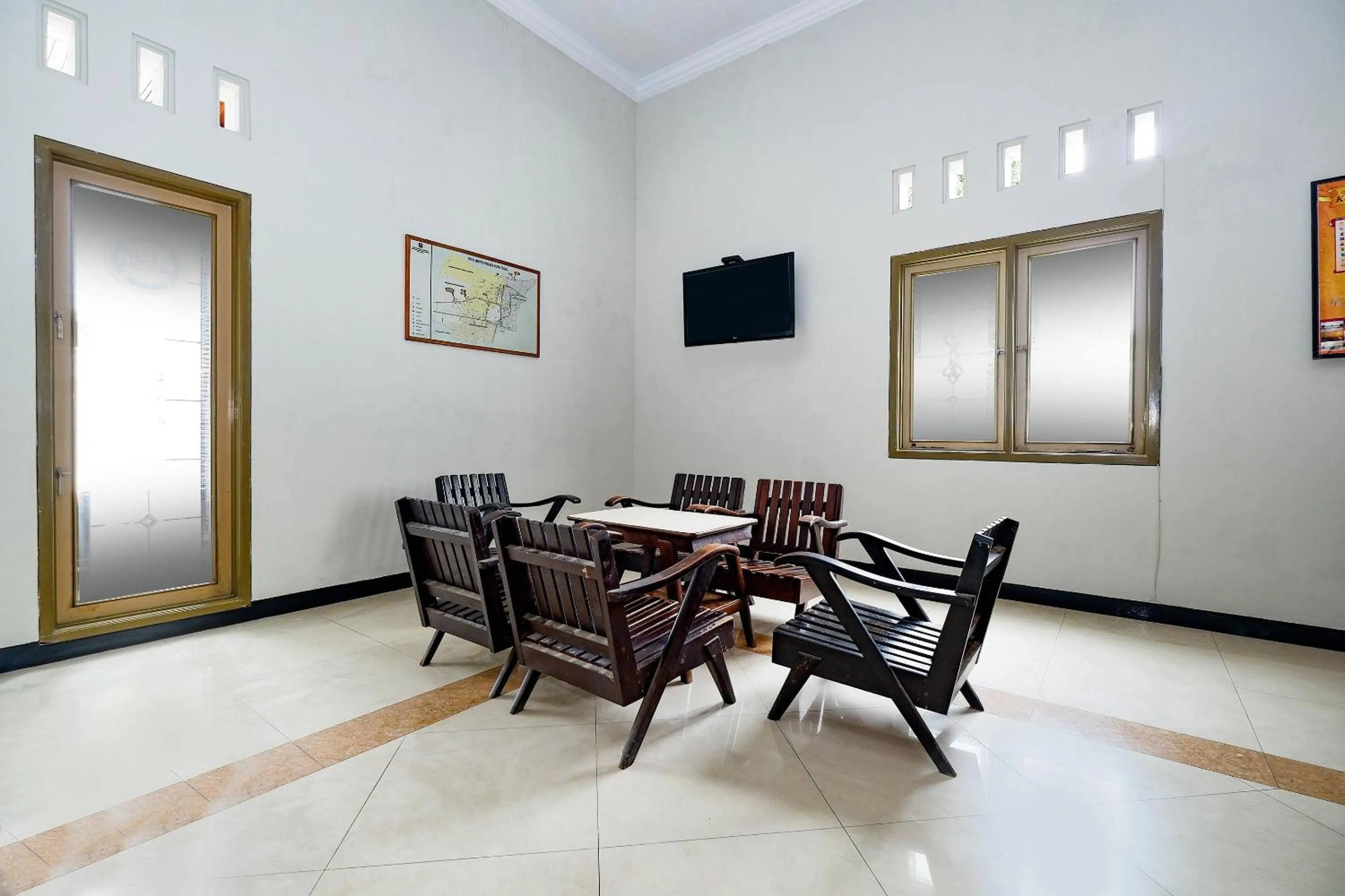 Lobby or reception in Super OYO 2436 Hotel Kencana