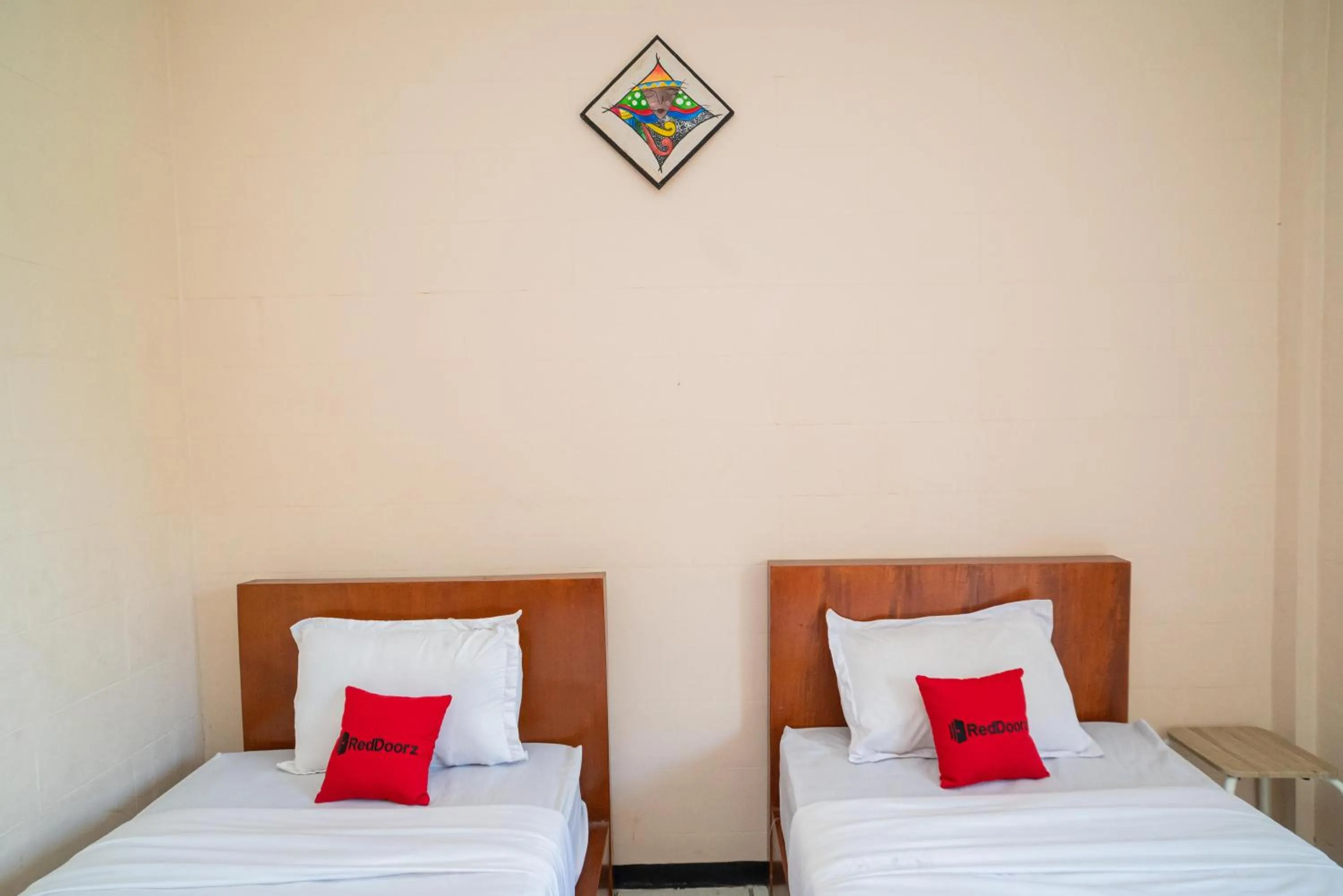 Bed in RedDoorz Plus Syariah At Lotus Hotel Bojonegoro