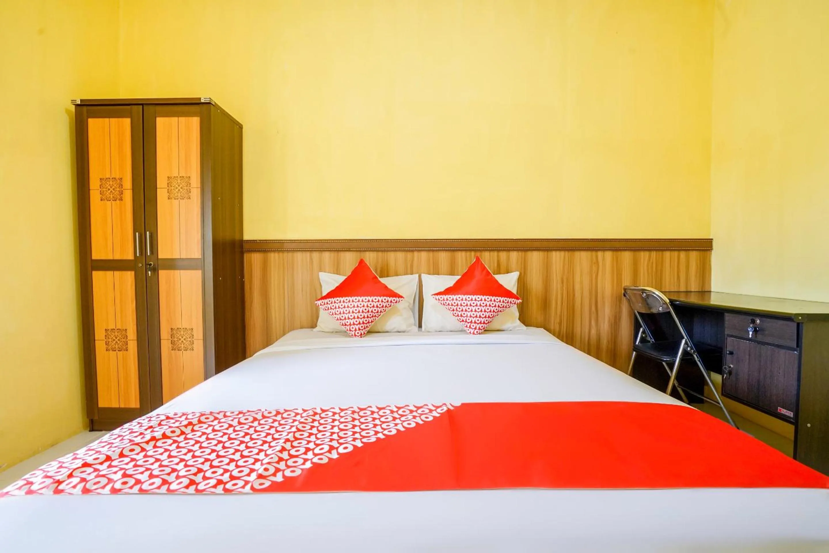 Bedroom, Bed in OYO Life 2502 Syariah Triantama Kost