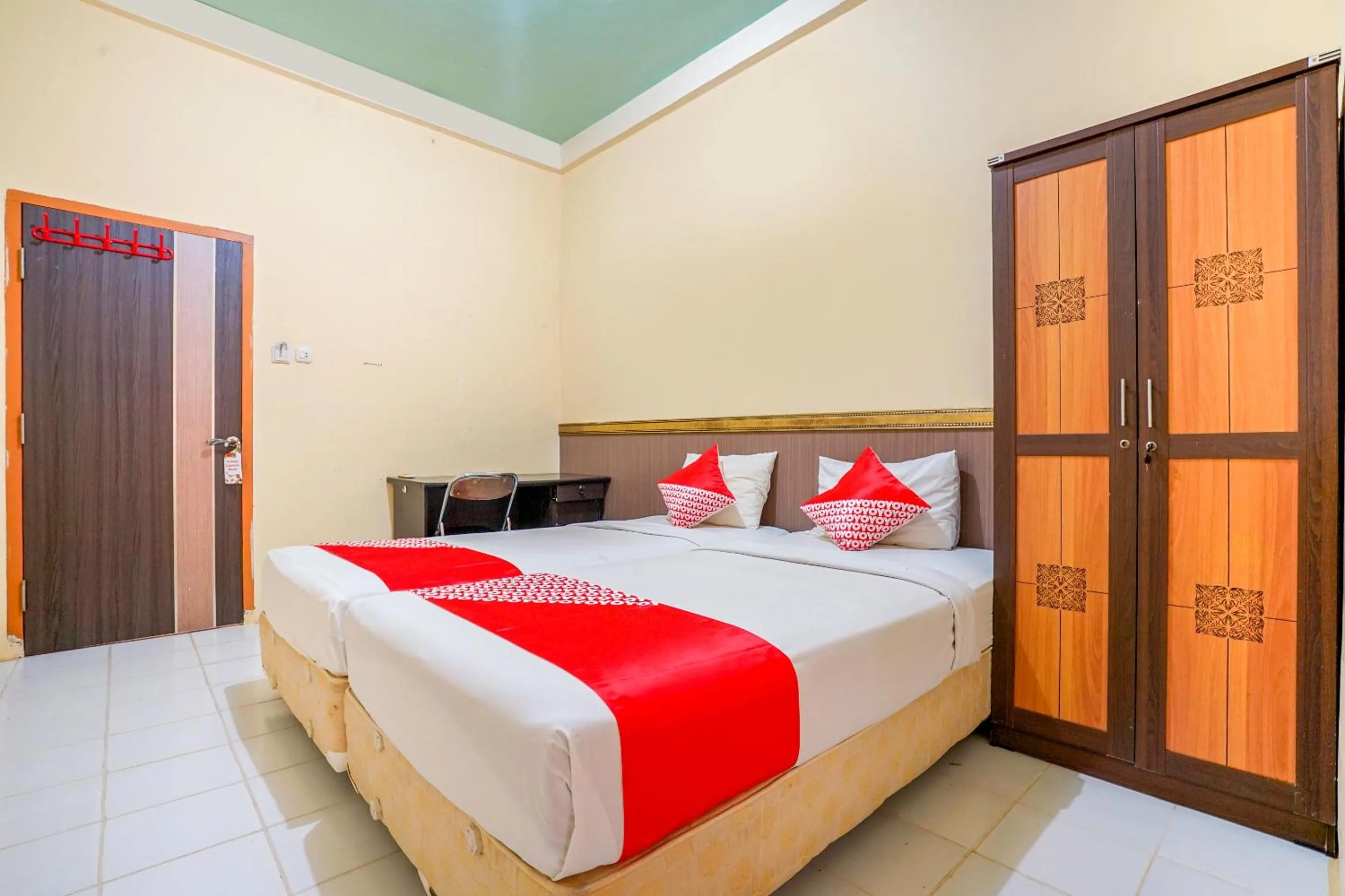 Bedroom, Bed in OYO Life 2502 Syariah Triantama Kost