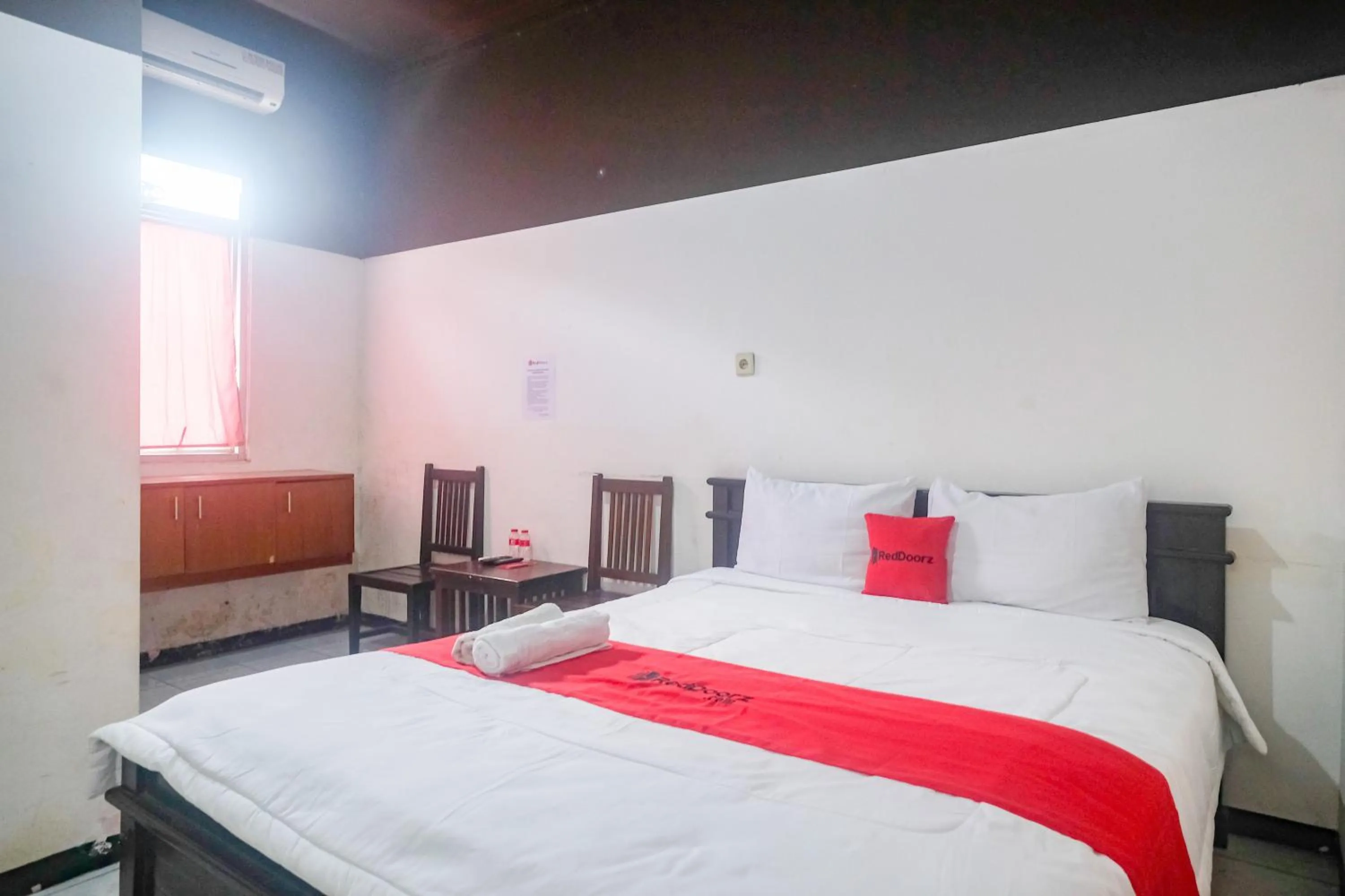 Bedroom, Bed in RedDoorz at Mayang Garini 2 Borobudur