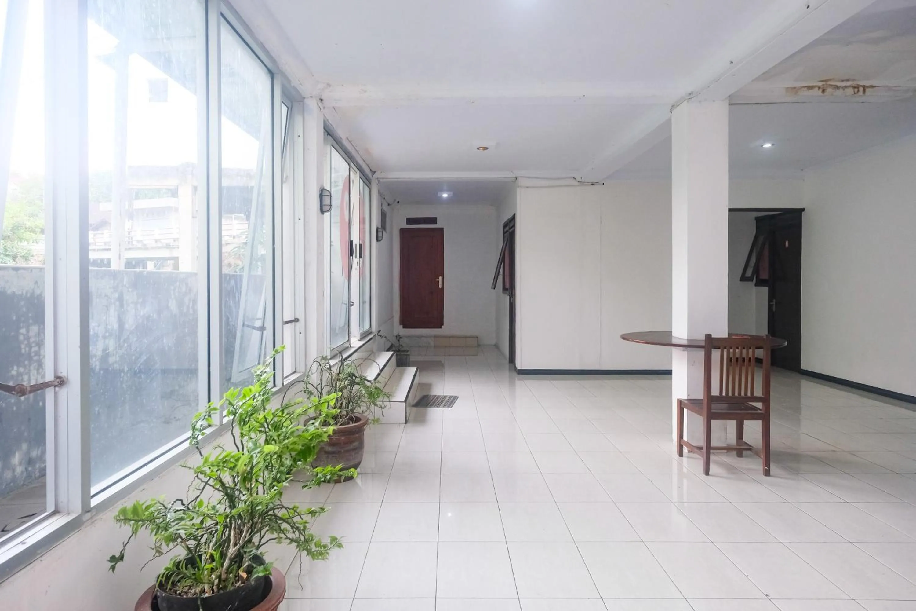 Seating area in RedDoorz at Mayang Garini 2 Borobudur