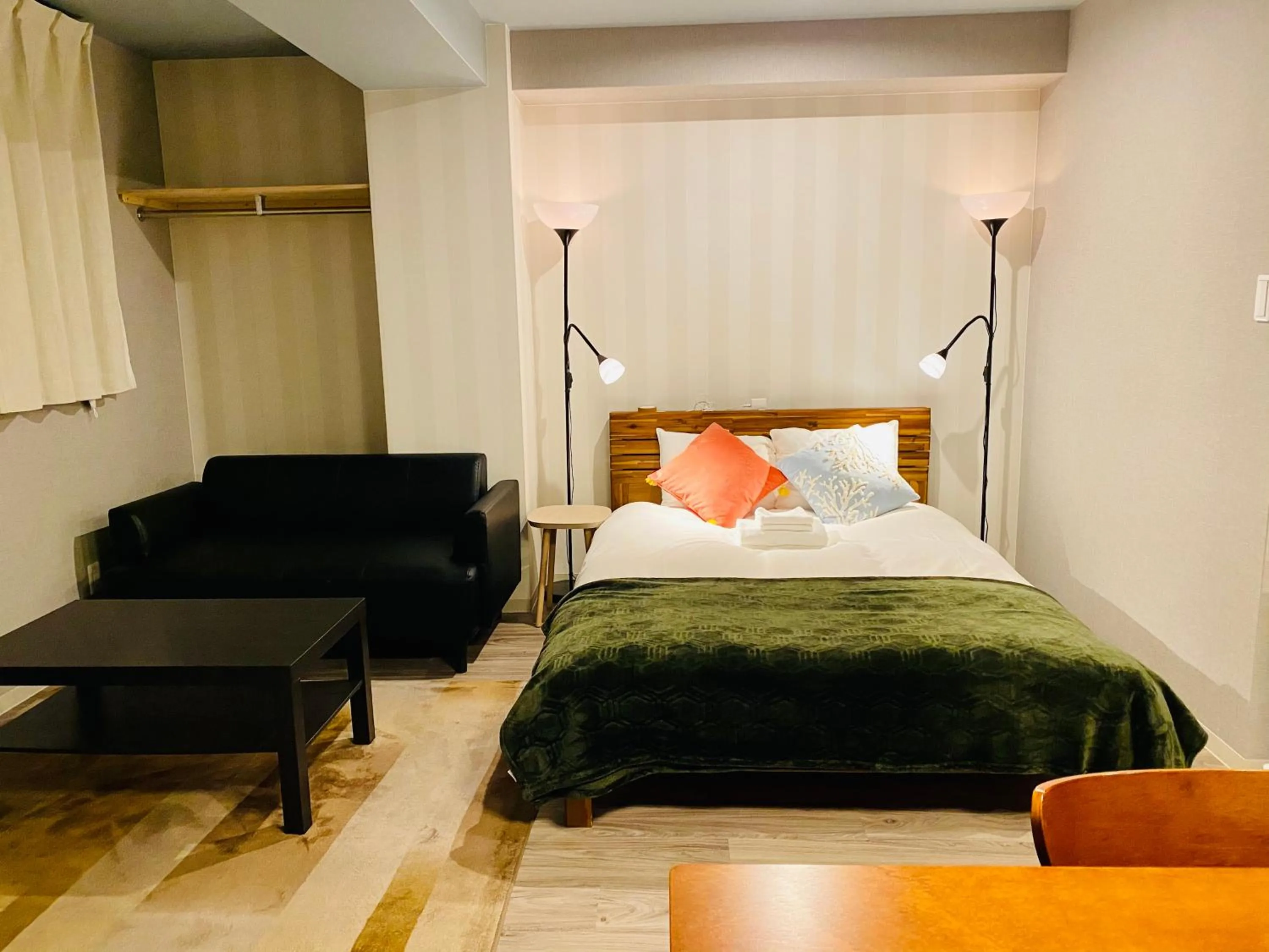 Bedroom, Bed in ffosaka.com