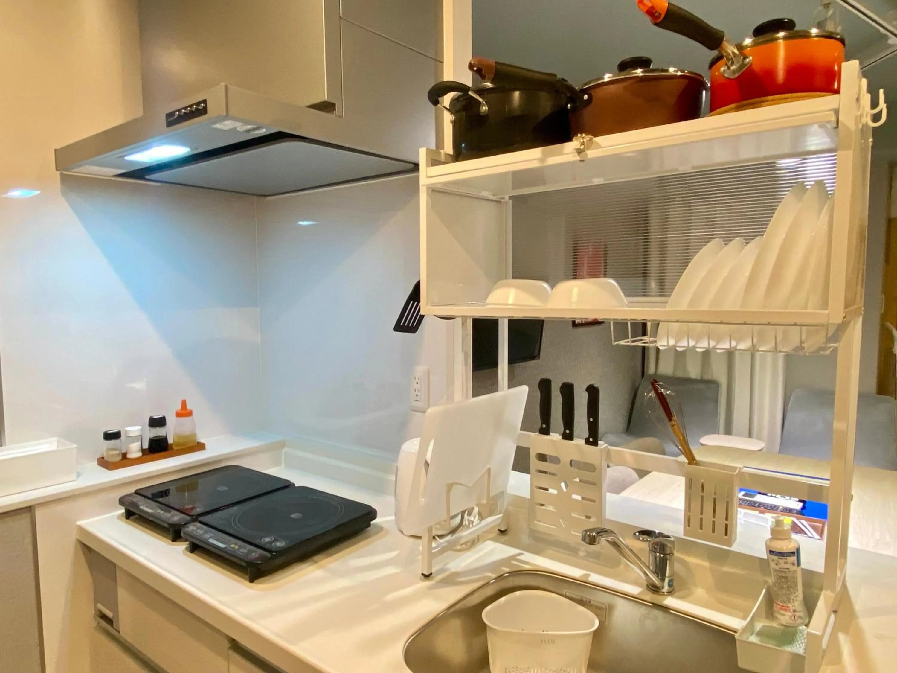 Kitchen or kitchenette in ffosaka.com