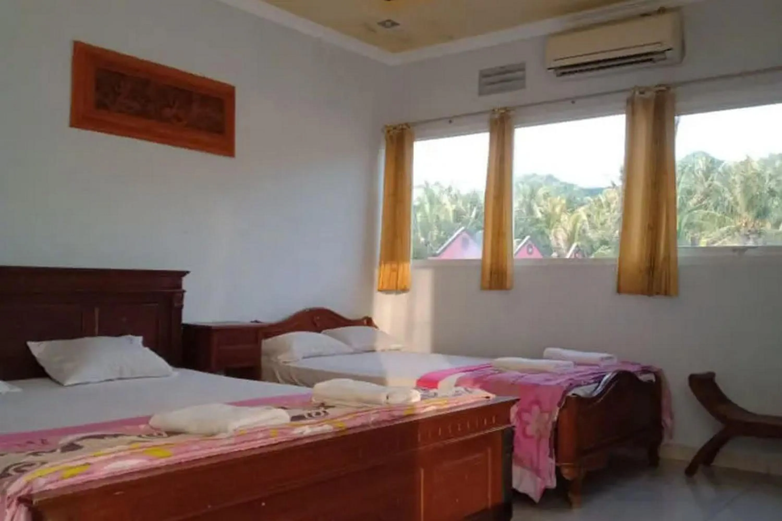 Bed in Puri Karimunjawa RedPartner