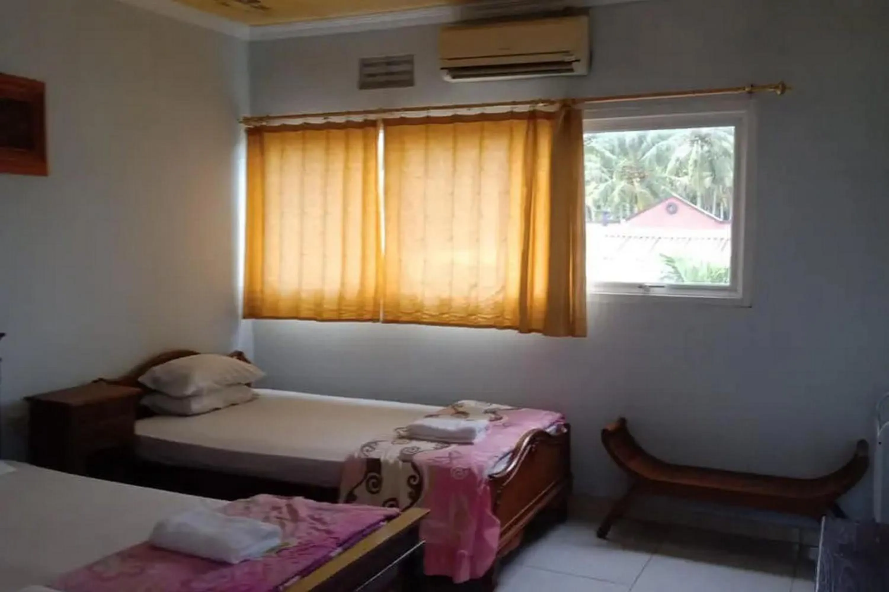 Bed in Puri Karimunjawa RedPartner