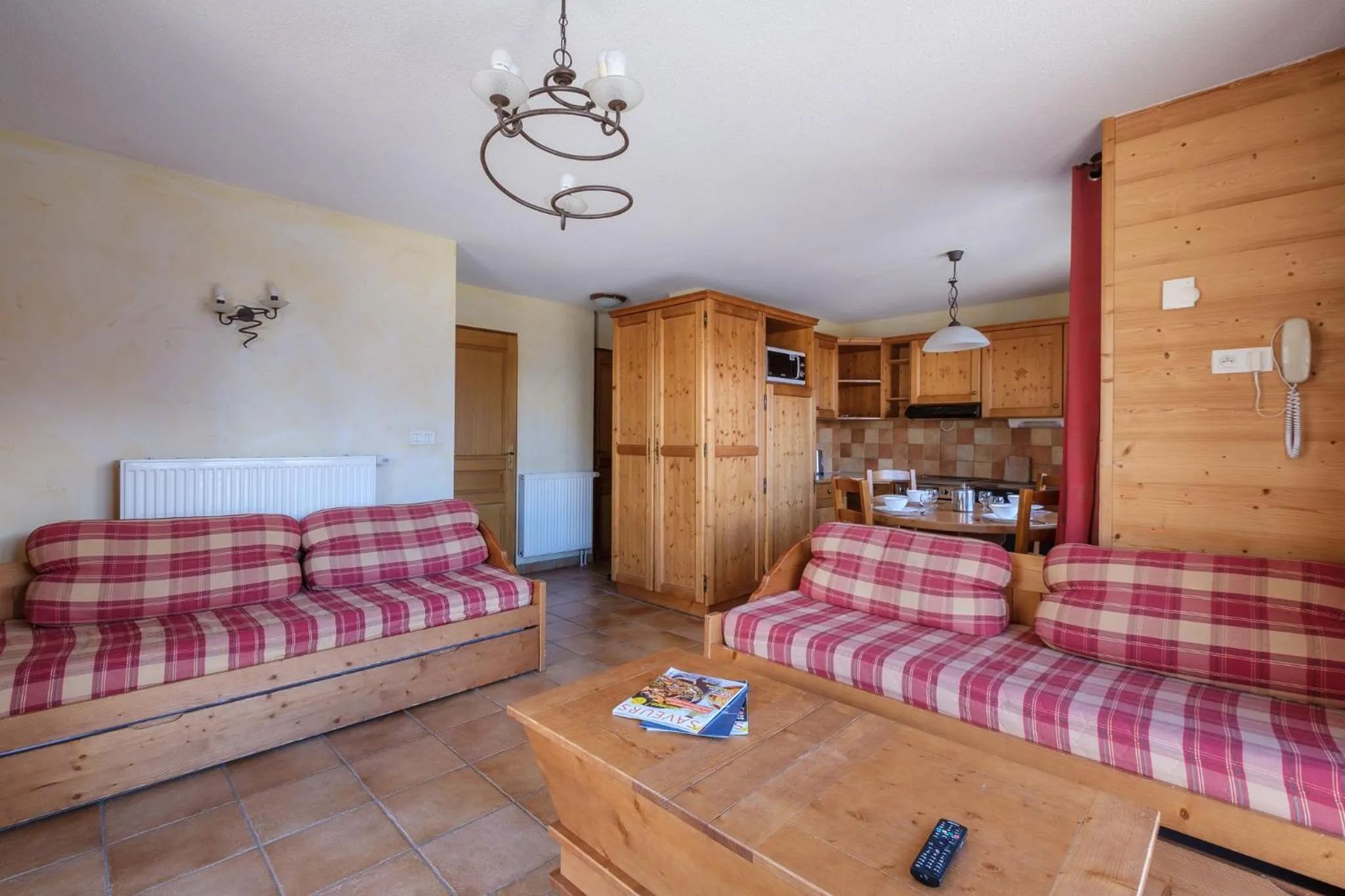 Living room, Bed in Résidence Les Balcons de Val Cenis Village