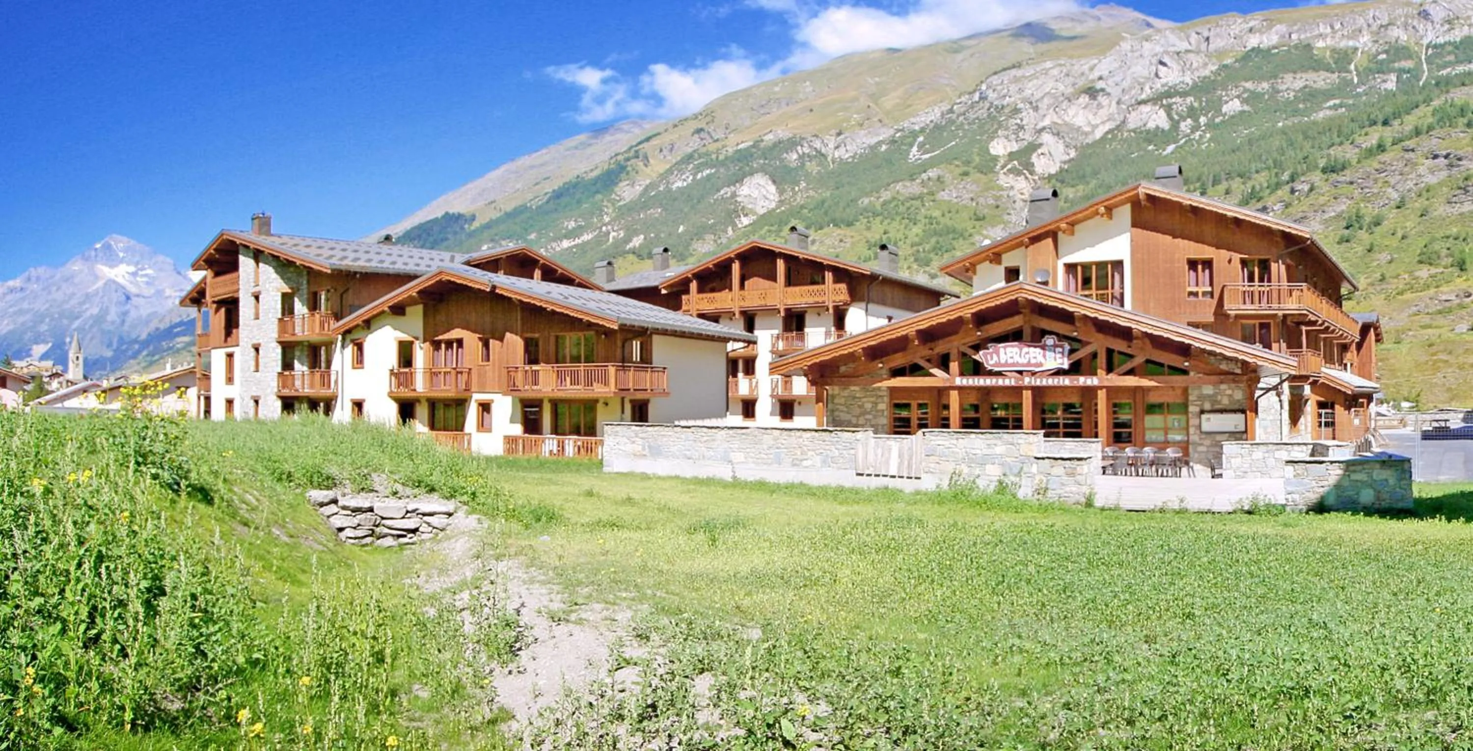 Facade/entrance in Résidence Les Balcons de Val Cenis Village