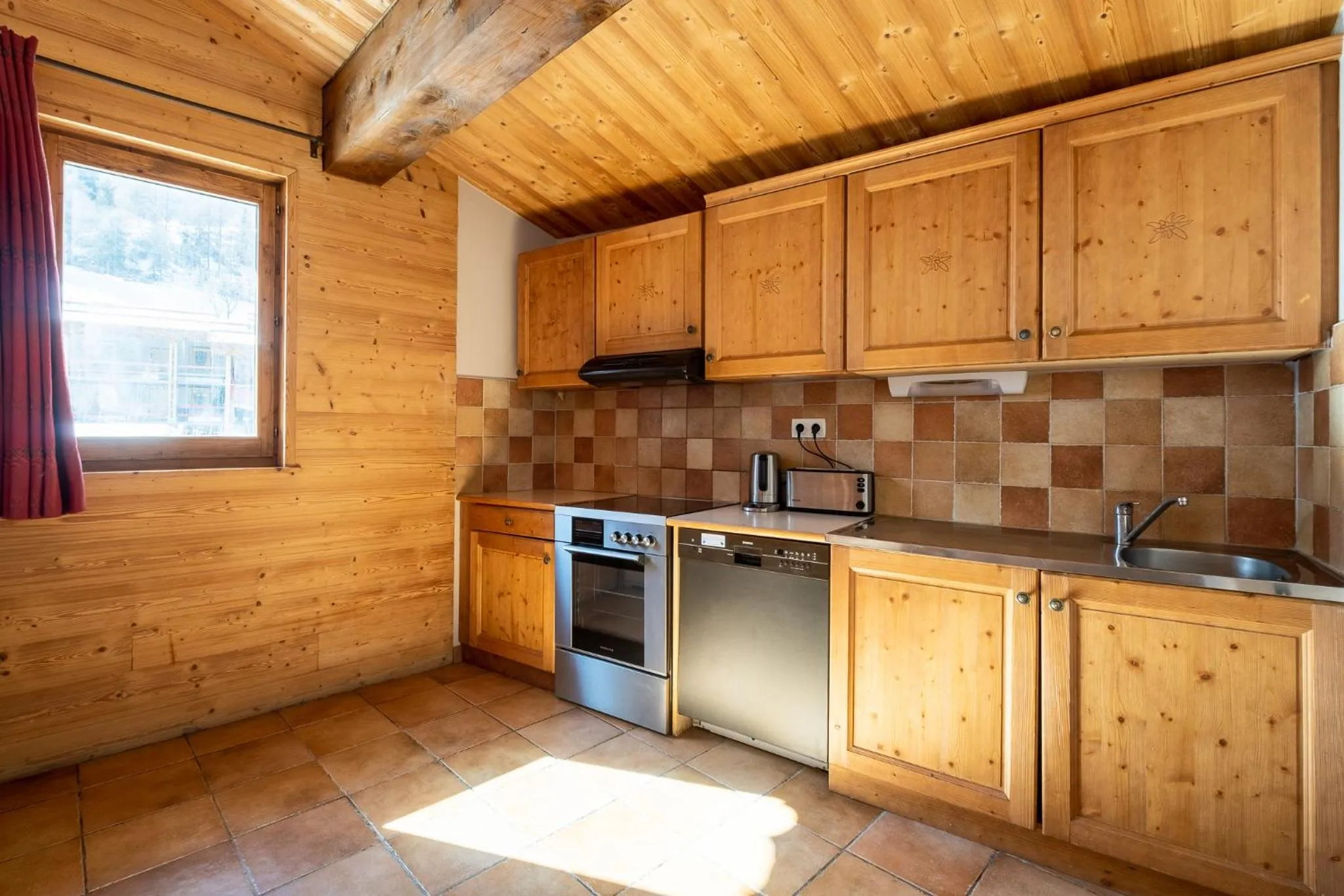 kitchen in Résidence Les Balcons de Val Cenis Village