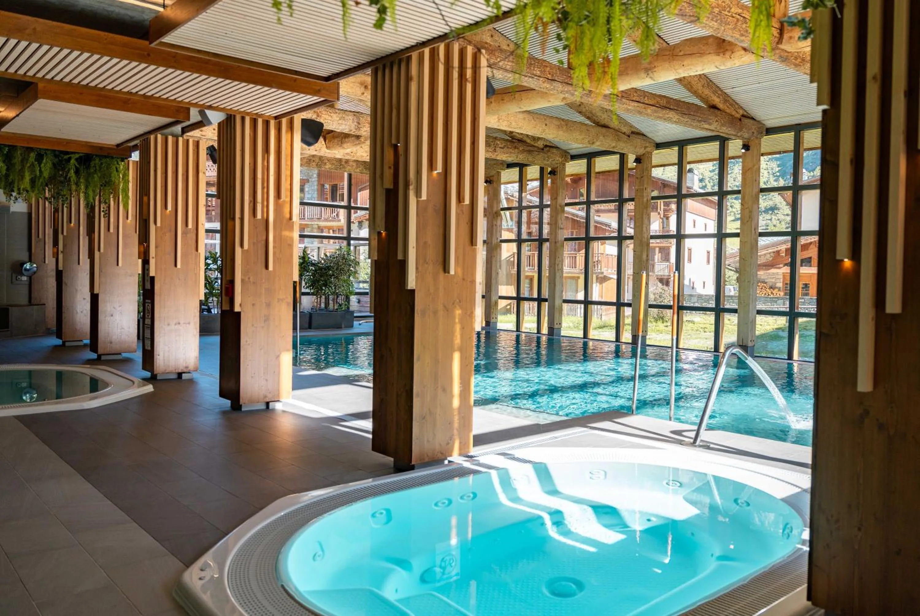 Swimming pool in Résidence Les Balcons de Val Cenis Village