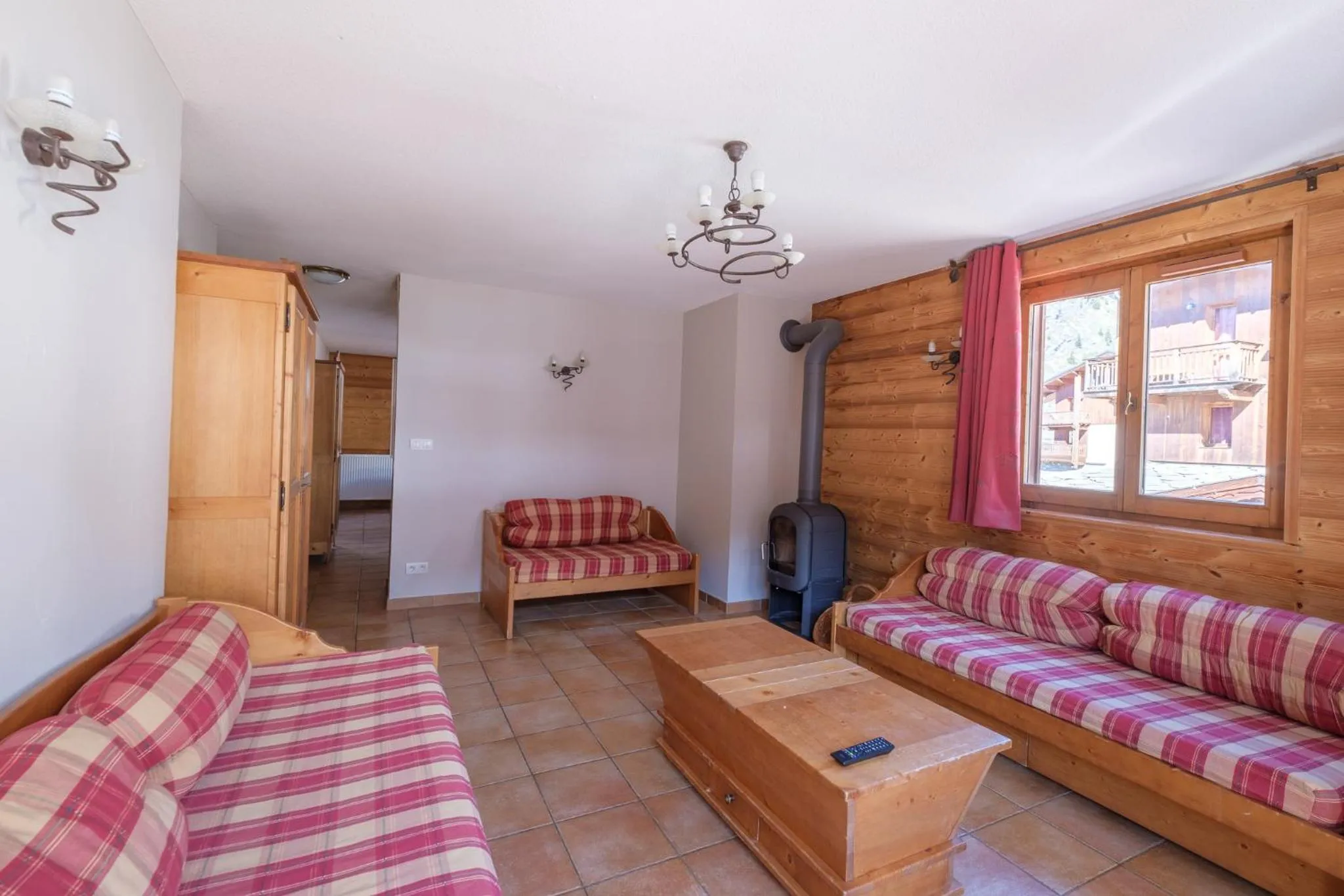 Living room, Bed in Résidence Les Balcons de Val Cenis Village