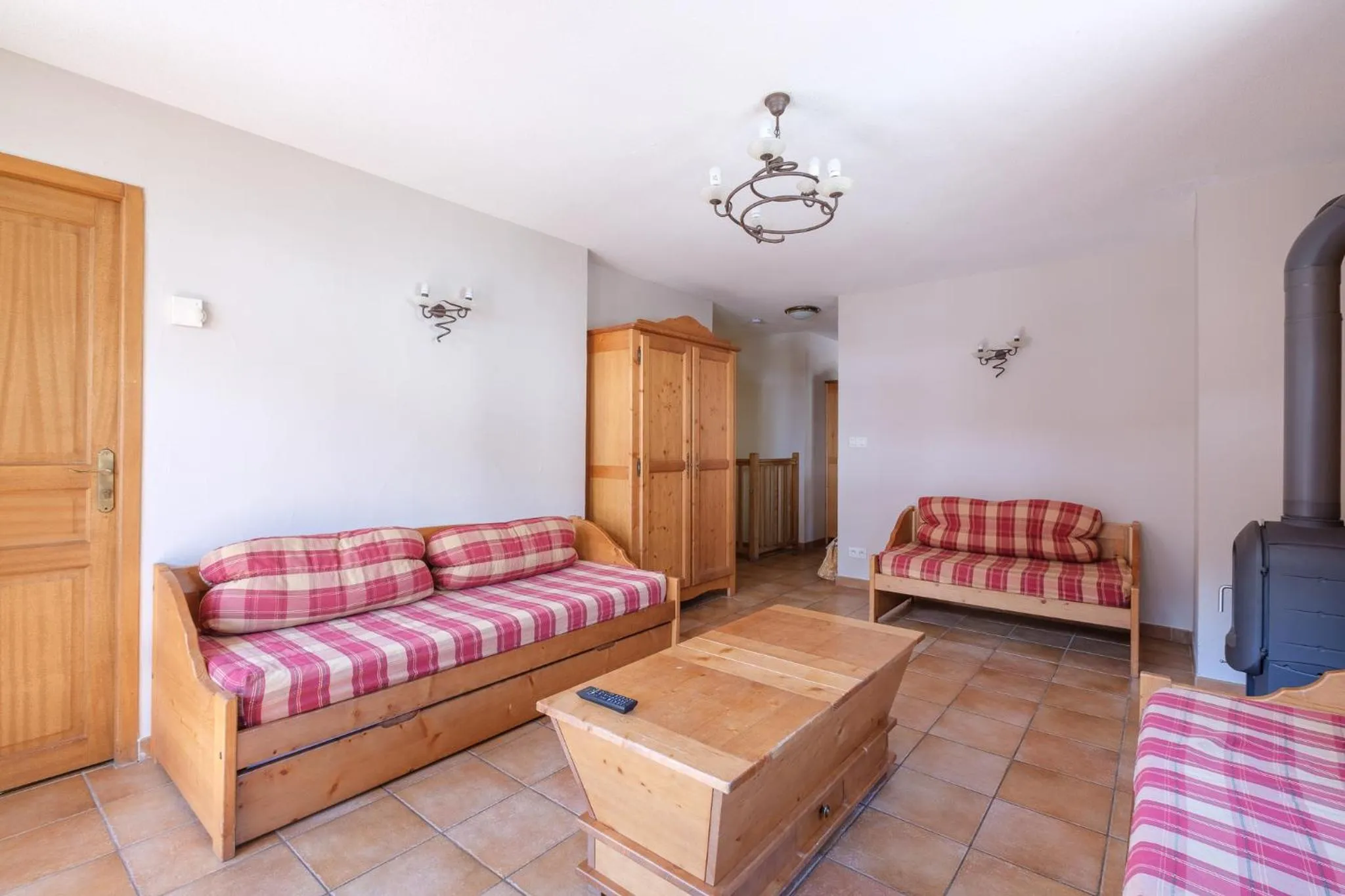 Living room, Bed in Résidence Les Balcons de Val Cenis Village