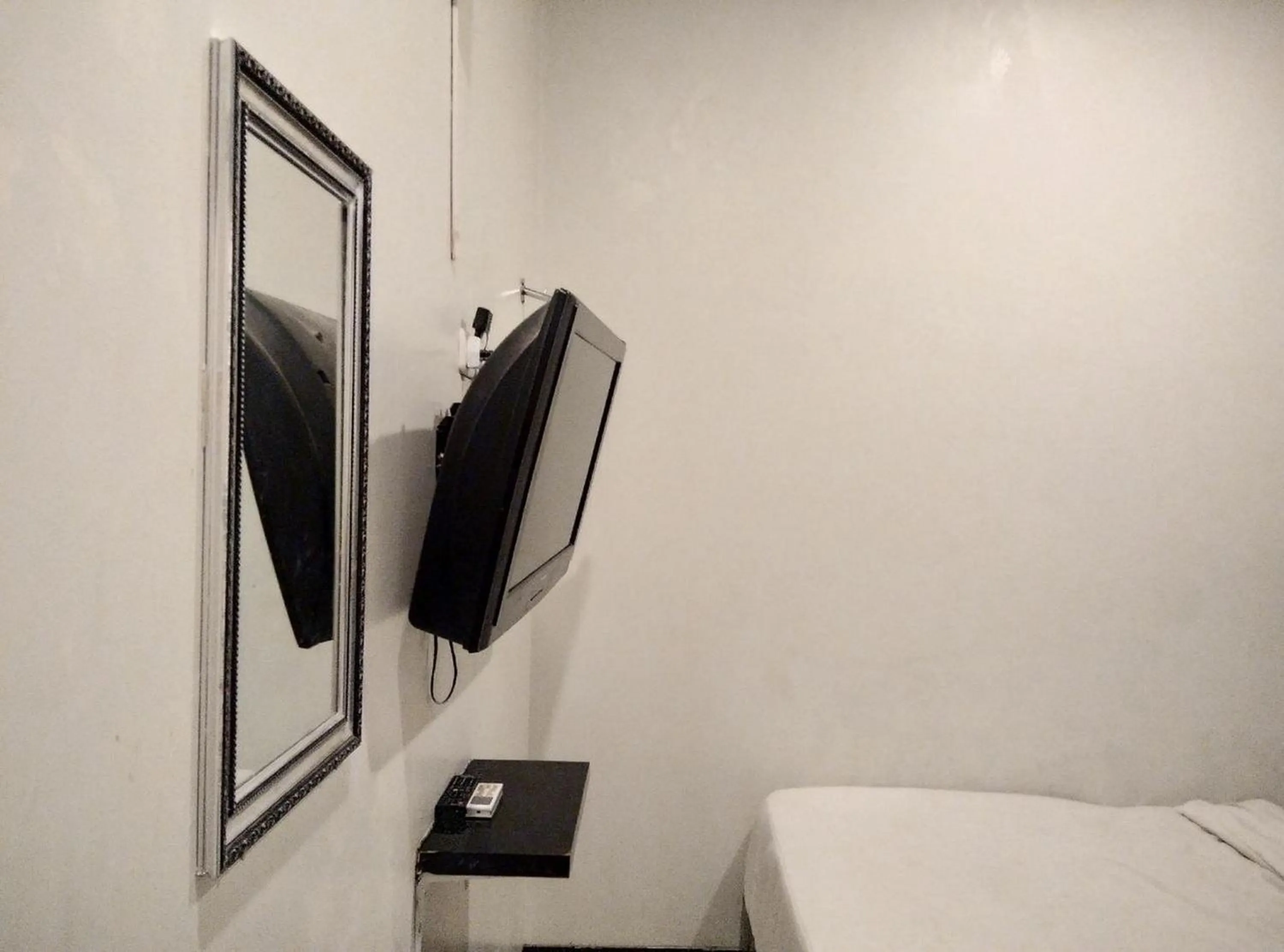 Bedroom, Bed in Gangnam Style Residence Mitra RedDoorz near MERR Surabaya