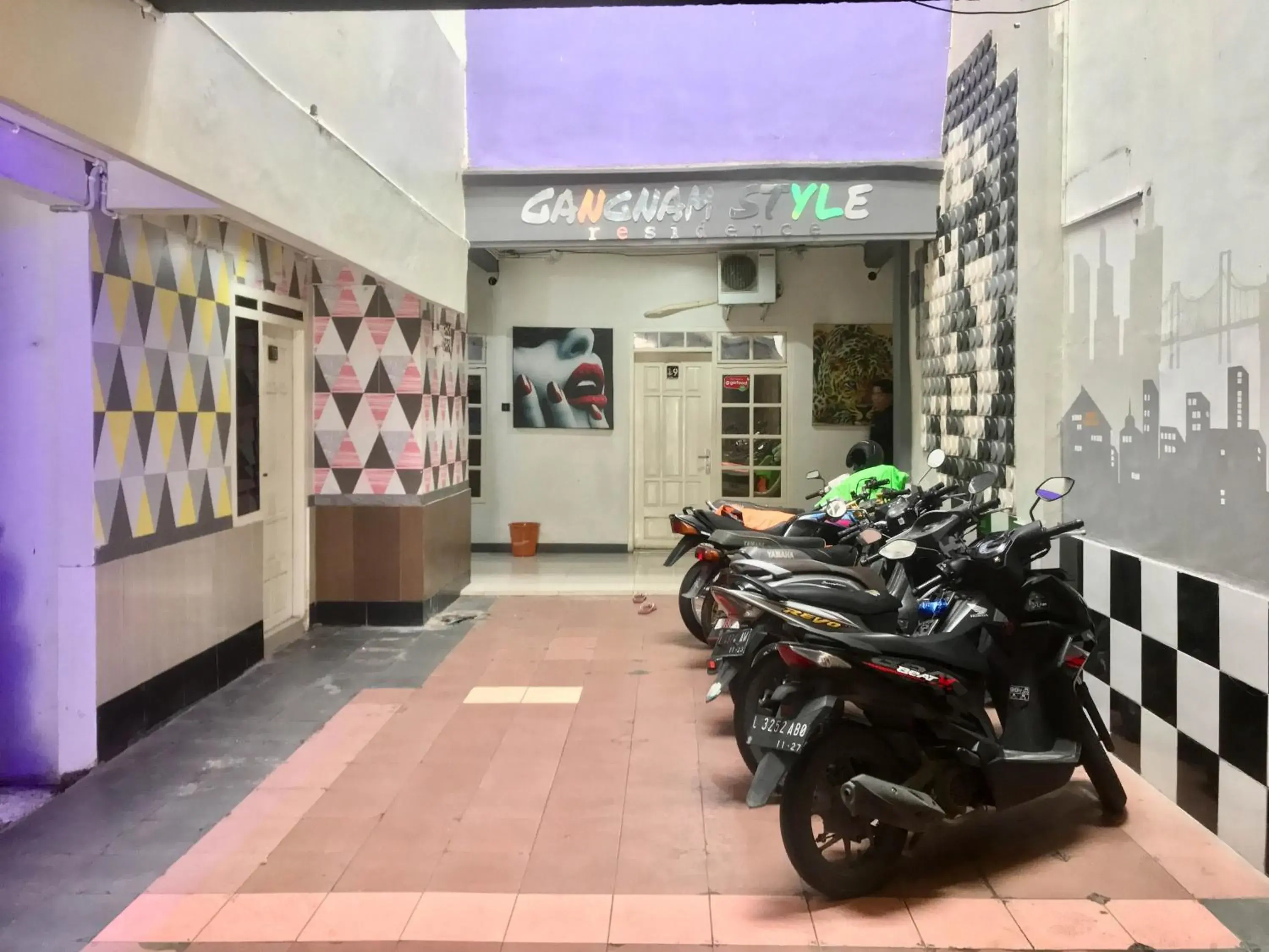 Parking in Gangnam Style Residence Mitra RedDoorz near MERR Surabaya Parking in Gangnam Style Residence Mitra RedDoorz near MERR Surabaya