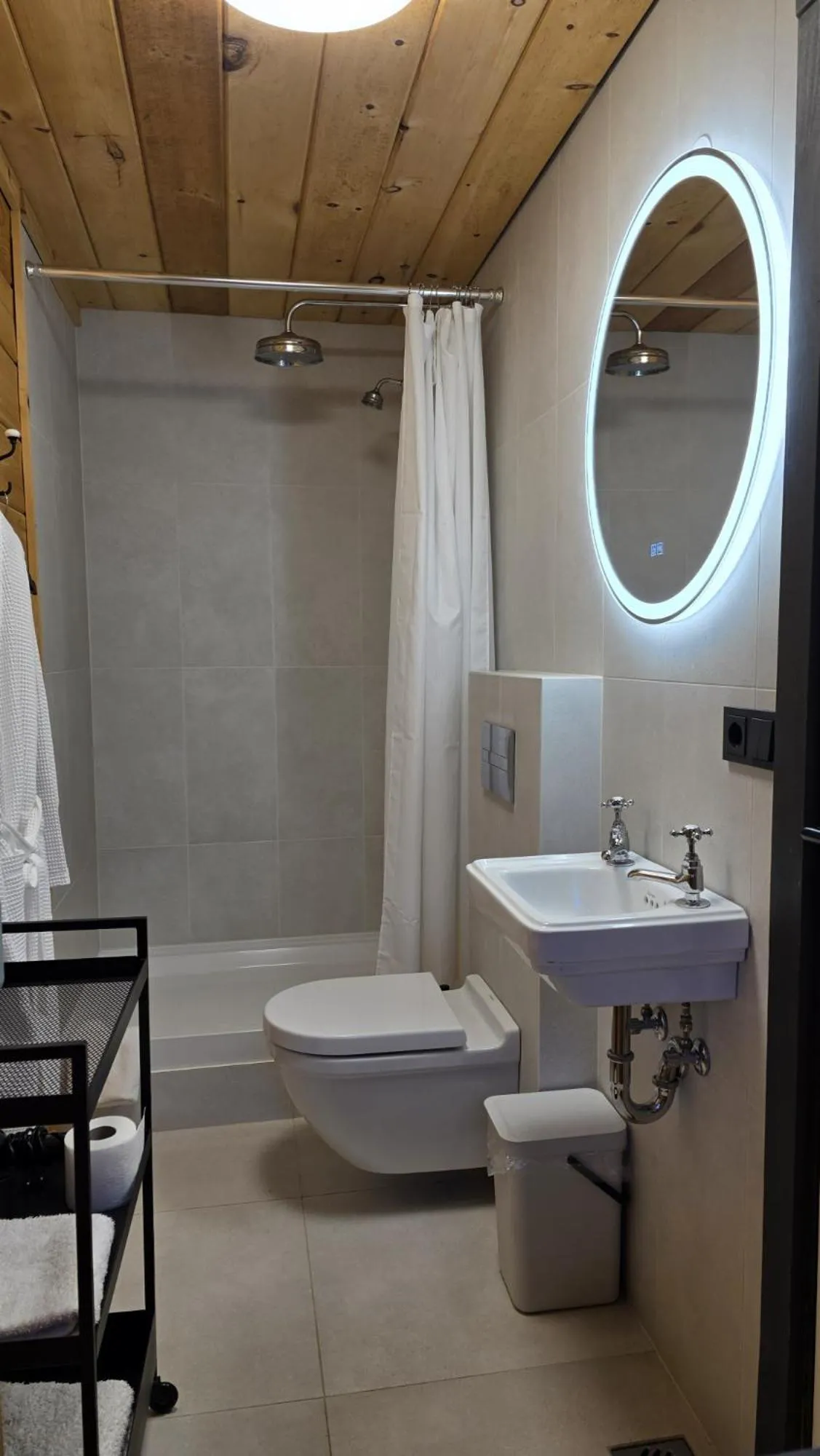 Bathroom in Riverfront Lodge Hella