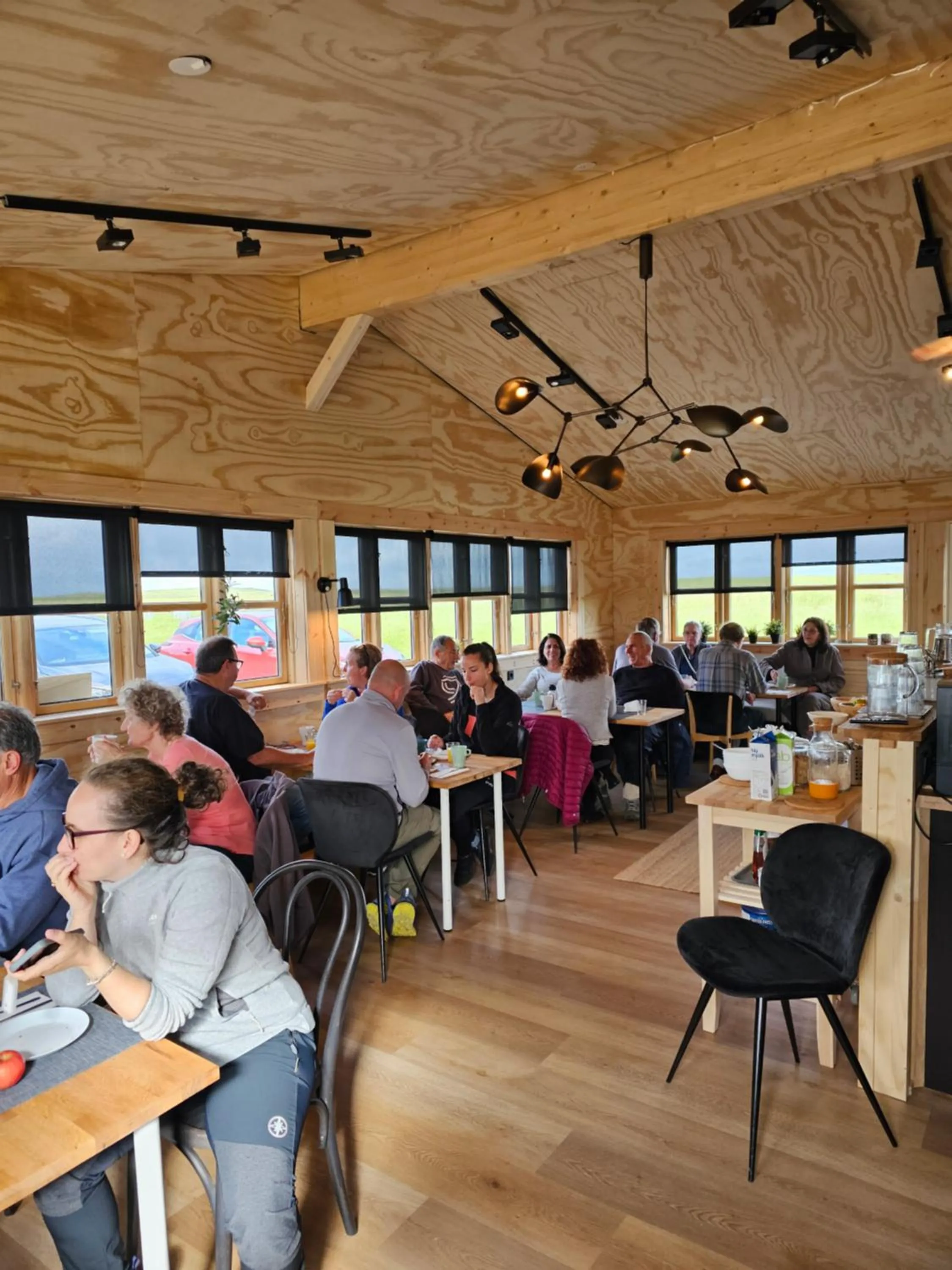 Restaurant/places to eat in Riverfront Lodge Hella