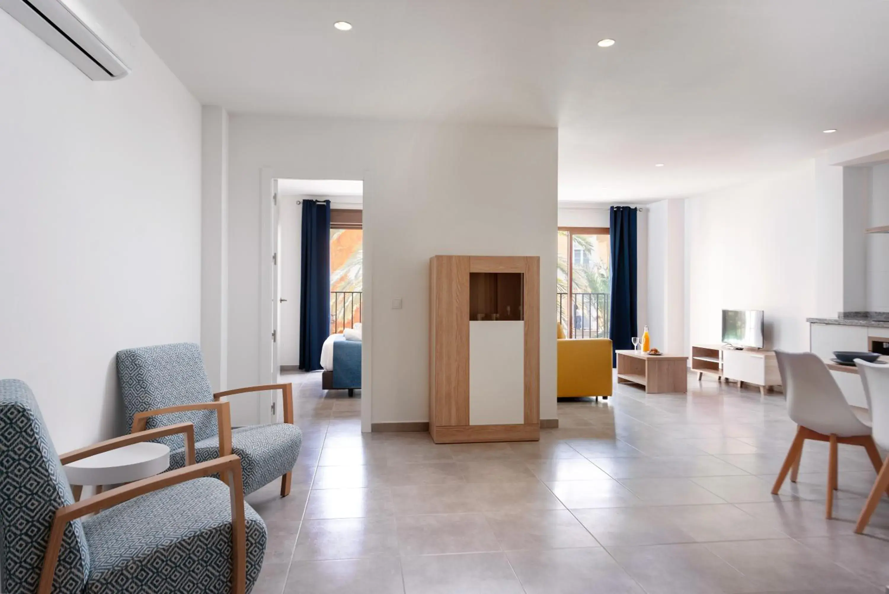 Photo of the whole room in Apartamentos Quijano by Be Alicante Photo of the whole room in Apartamentos Quijano by Be Alicante