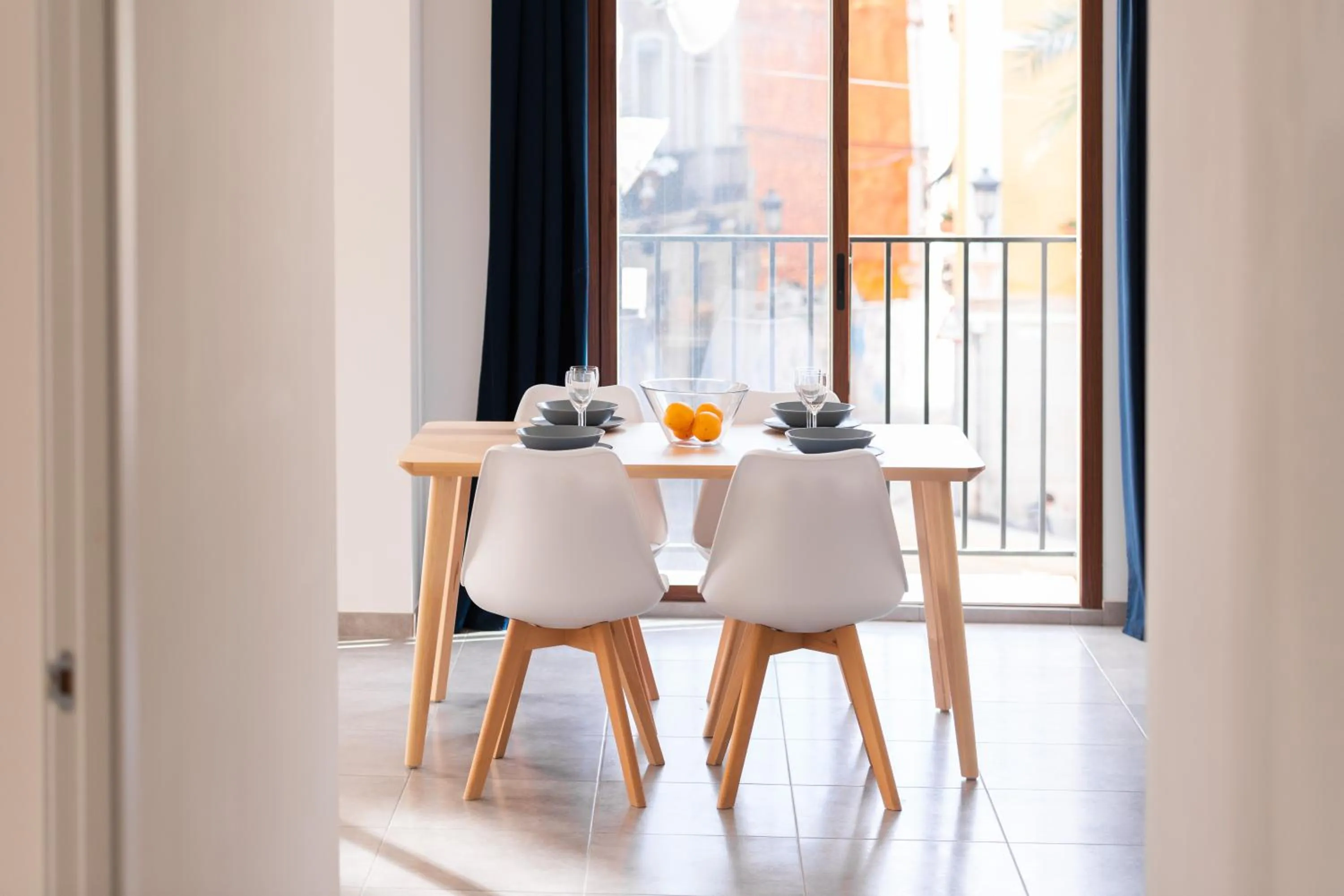 Dining area in Apartamentos Quijano by Be Alicante