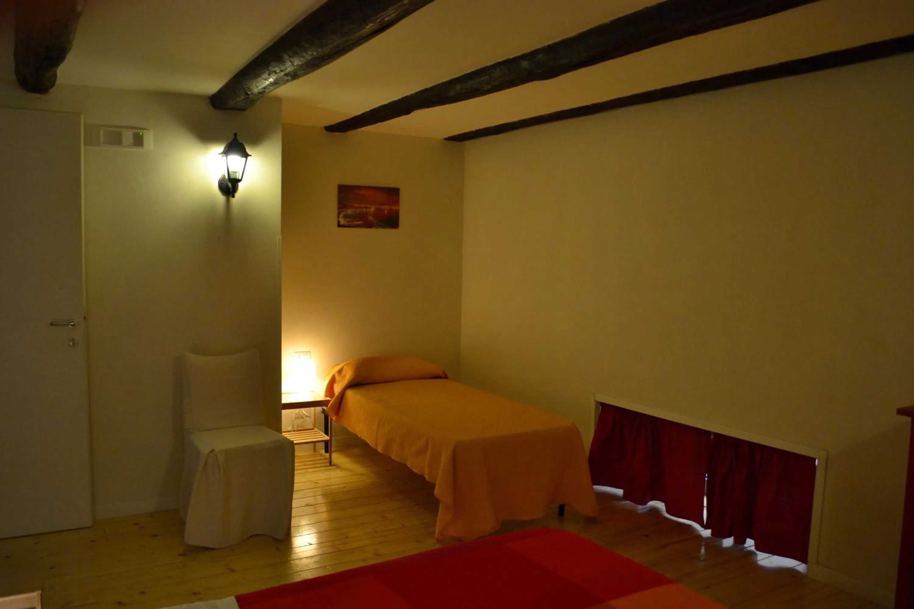 Photo of the whole room, Bed in Monaciello