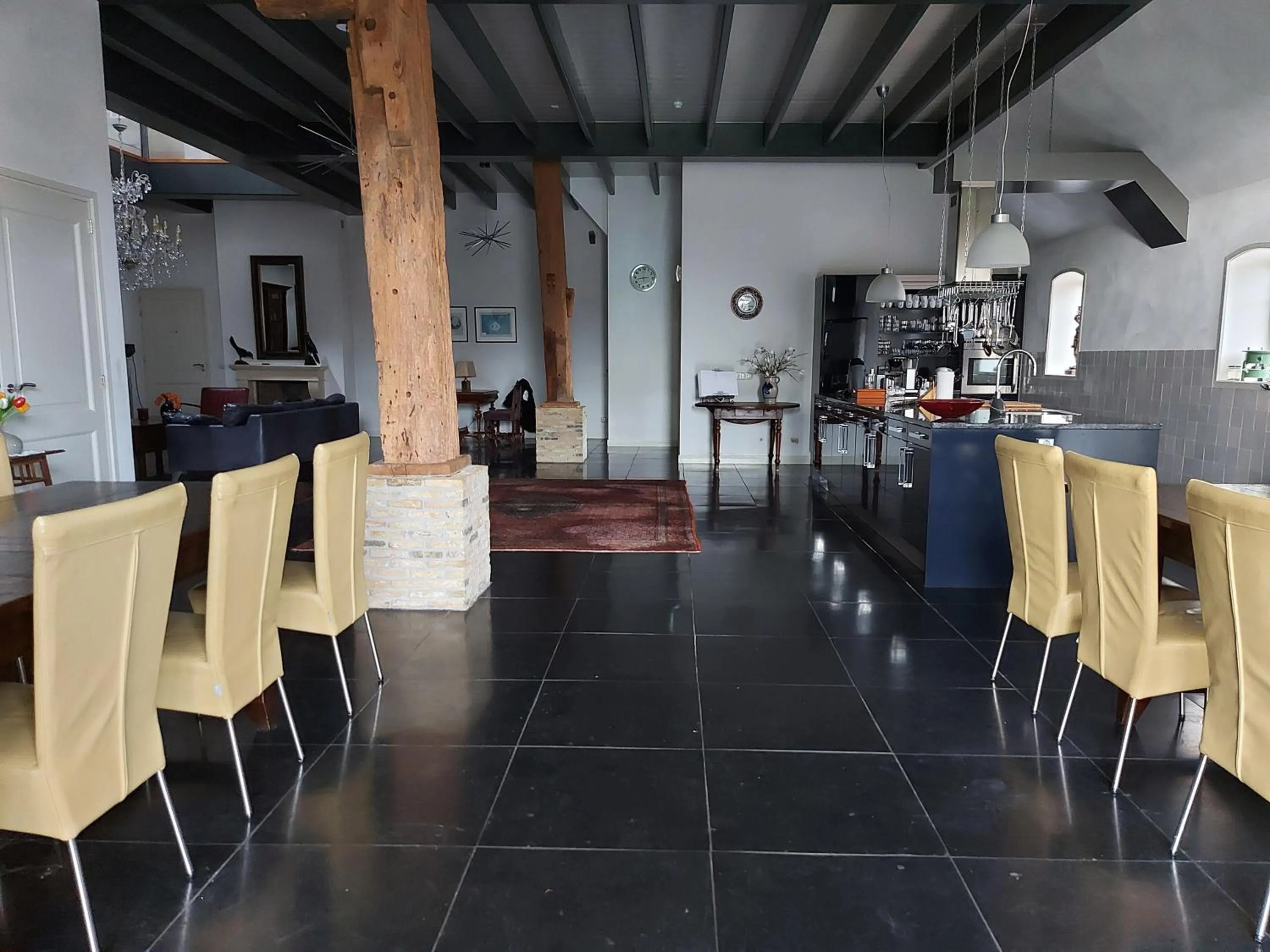 Communal lounge/ TV room in Piaam State