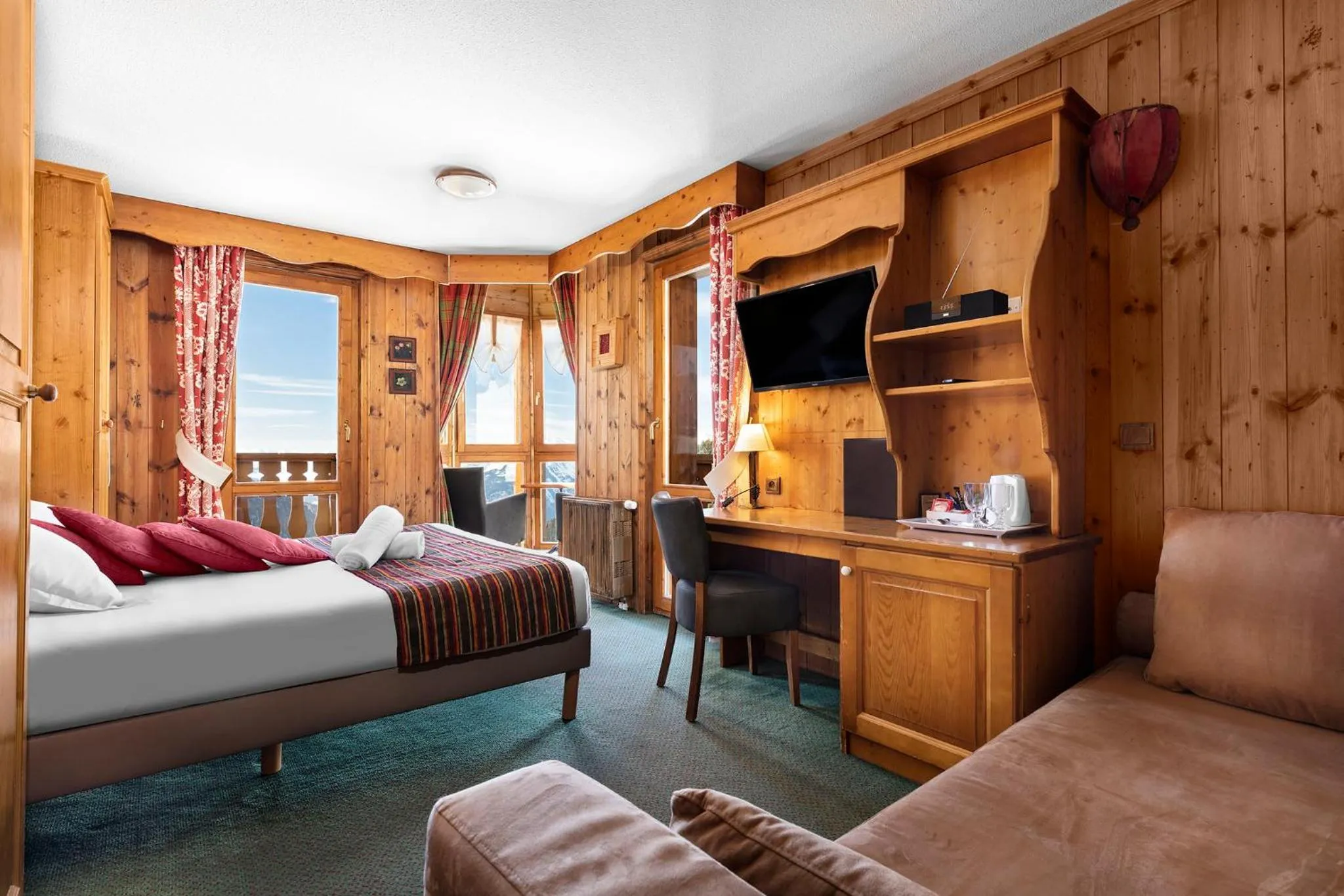 Photo of the whole room, Bed in Hôtel Les Balcons Village