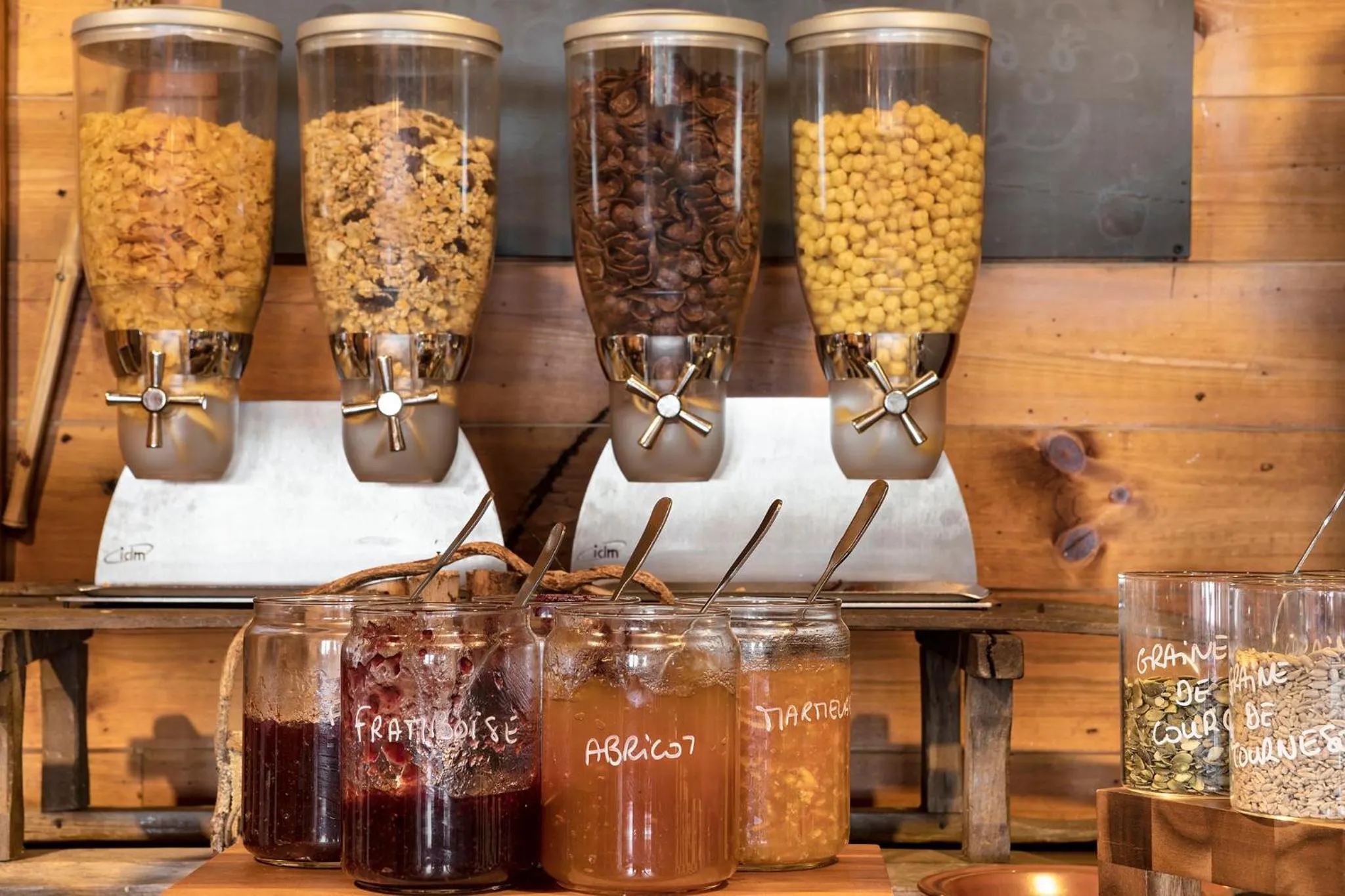 Food and drinks in Hôtel Les Balcons Village