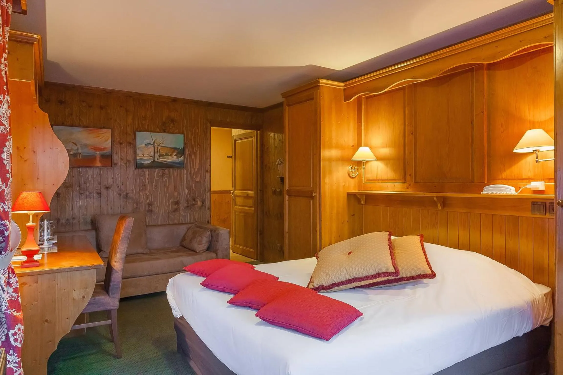 Bedroom, Bed in Hôtel Les Balcons Village