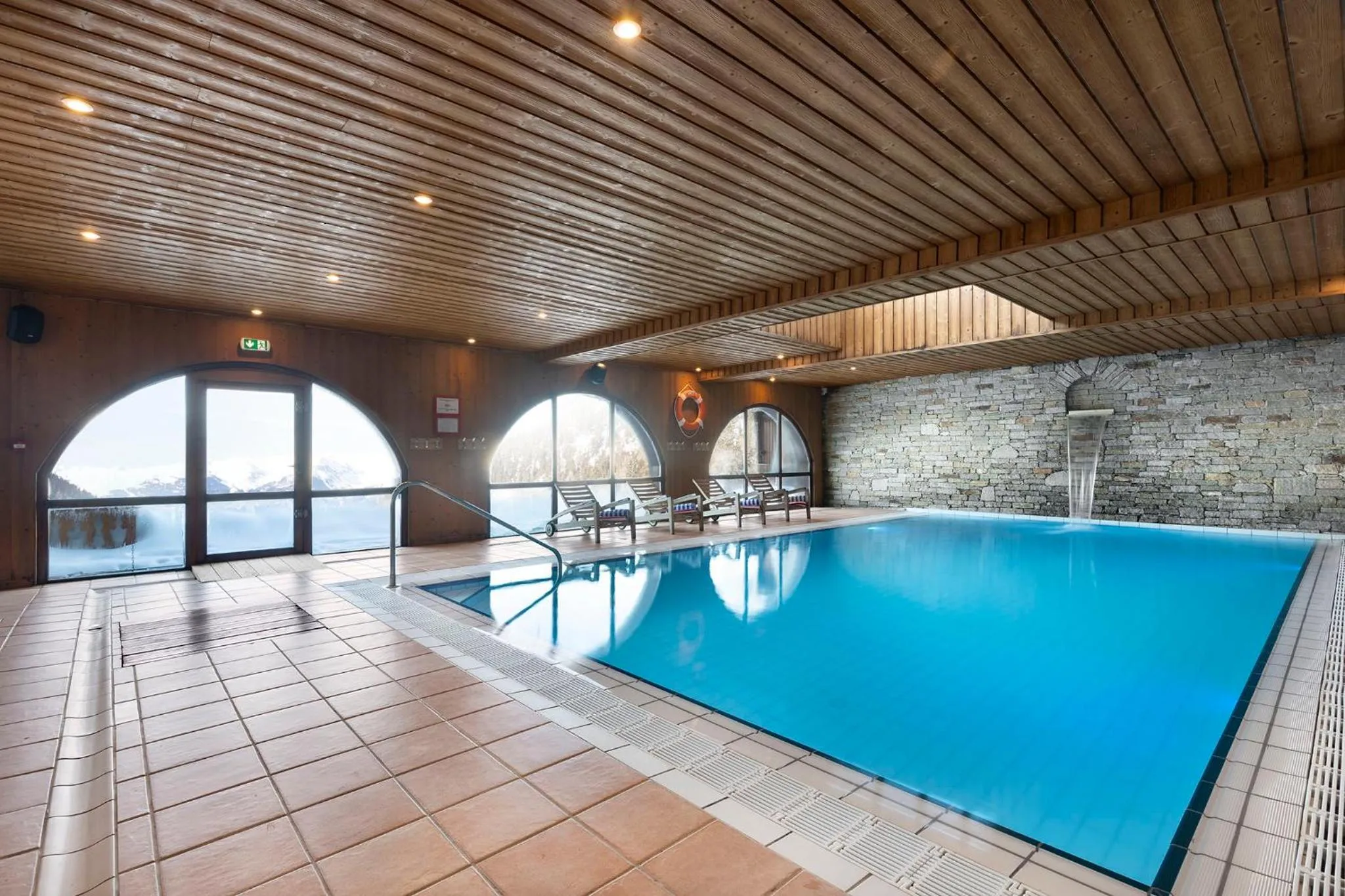 Swimming pool in Hôtel Les Balcons Village