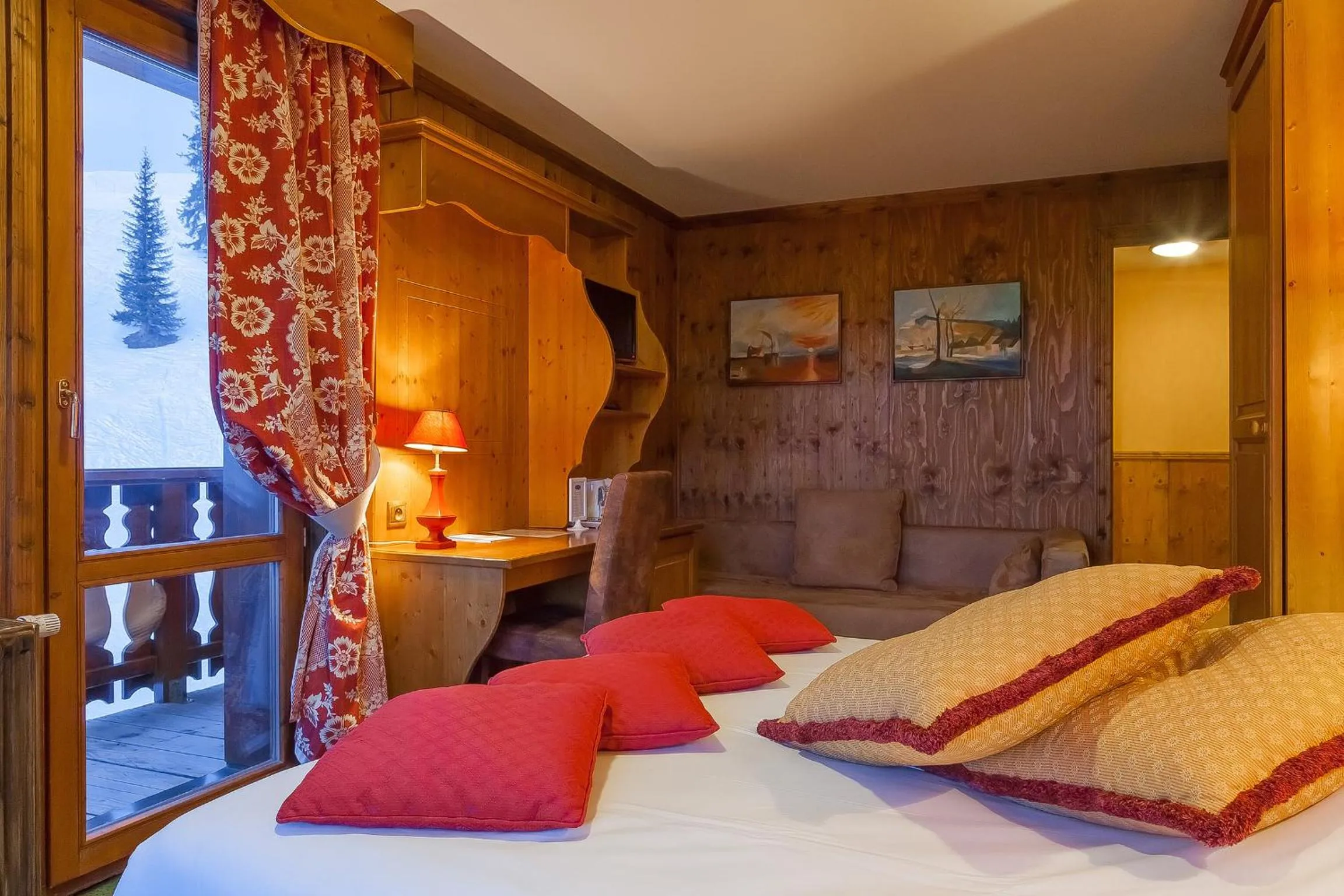 Bedroom, Bed in Hôtel Les Balcons Village