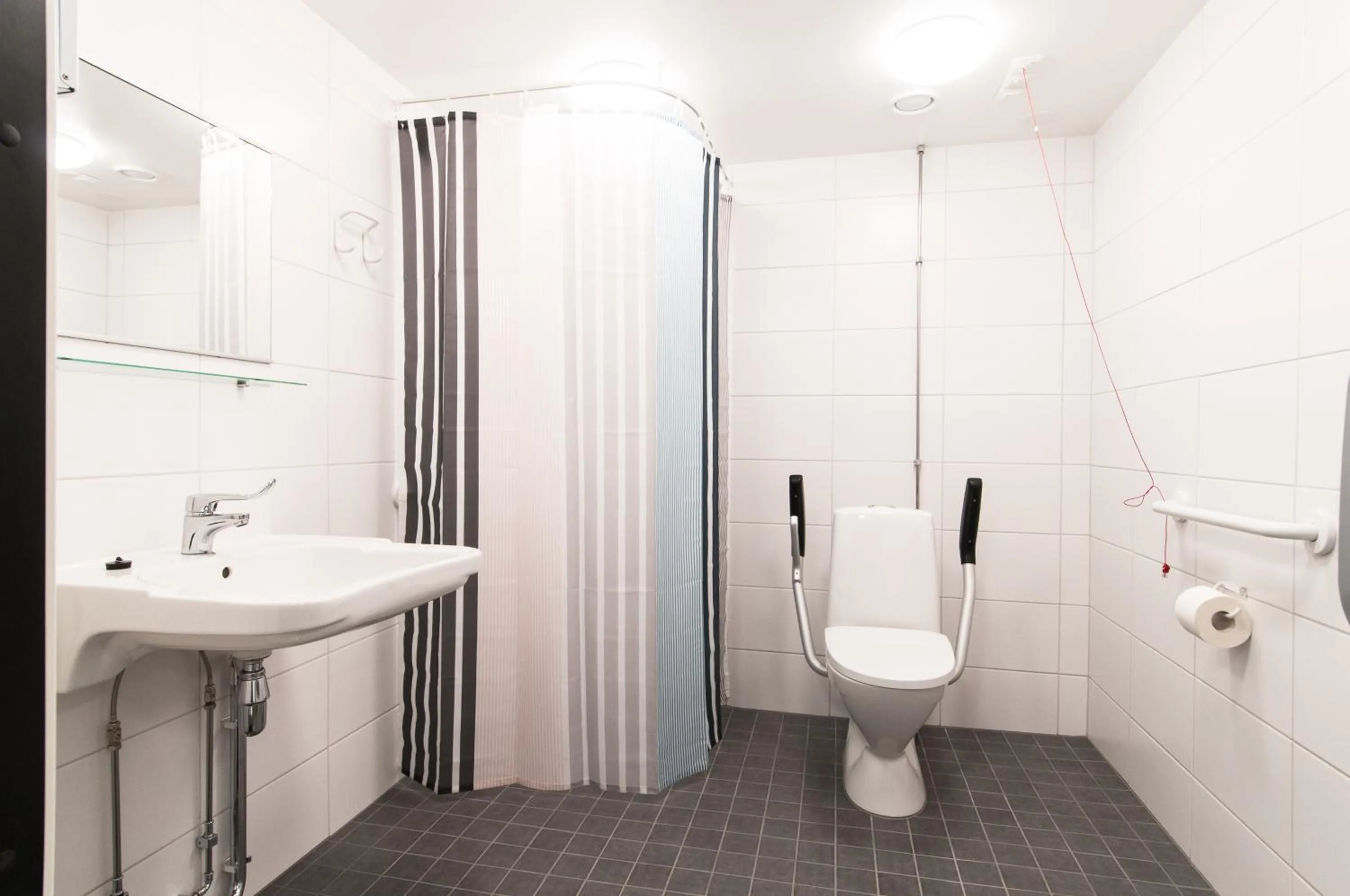 Toilet in Aikatalo Hostel Helsinki