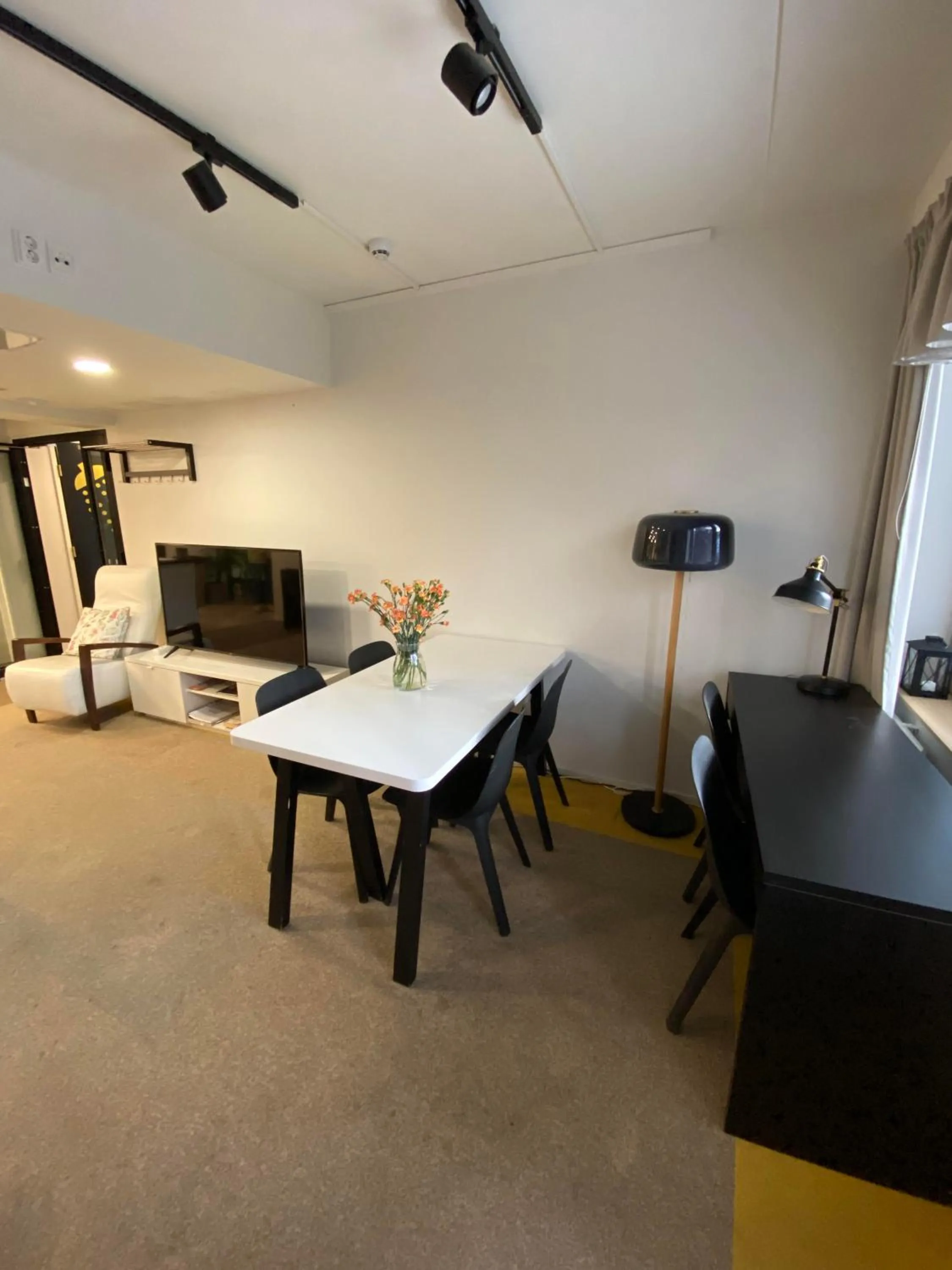 Dining area in Aikatalo Hostel Helsinki