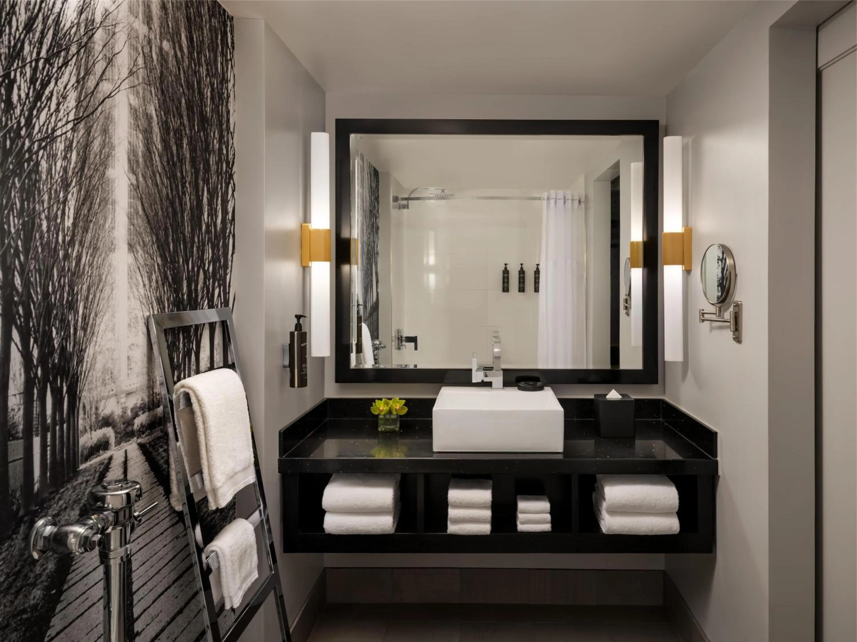 Bathroom, Bed in The Starling Atlanta Midtown, Curio Collection by Hilton