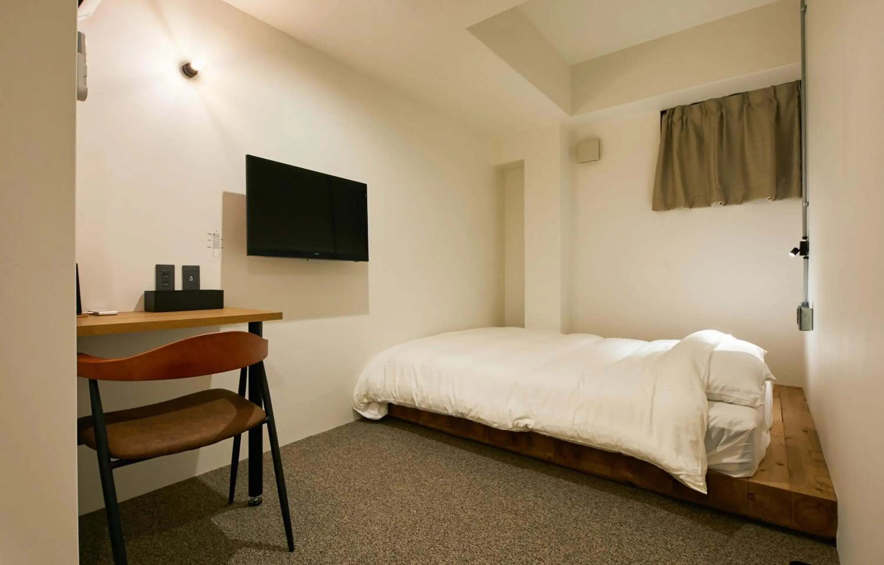 TV and multimedia, Bed in mizuka Daimyo 7 - unmanned hotel - TV and multimedia, Bed in mizuka Daimyo 7 - unmanned hotel -