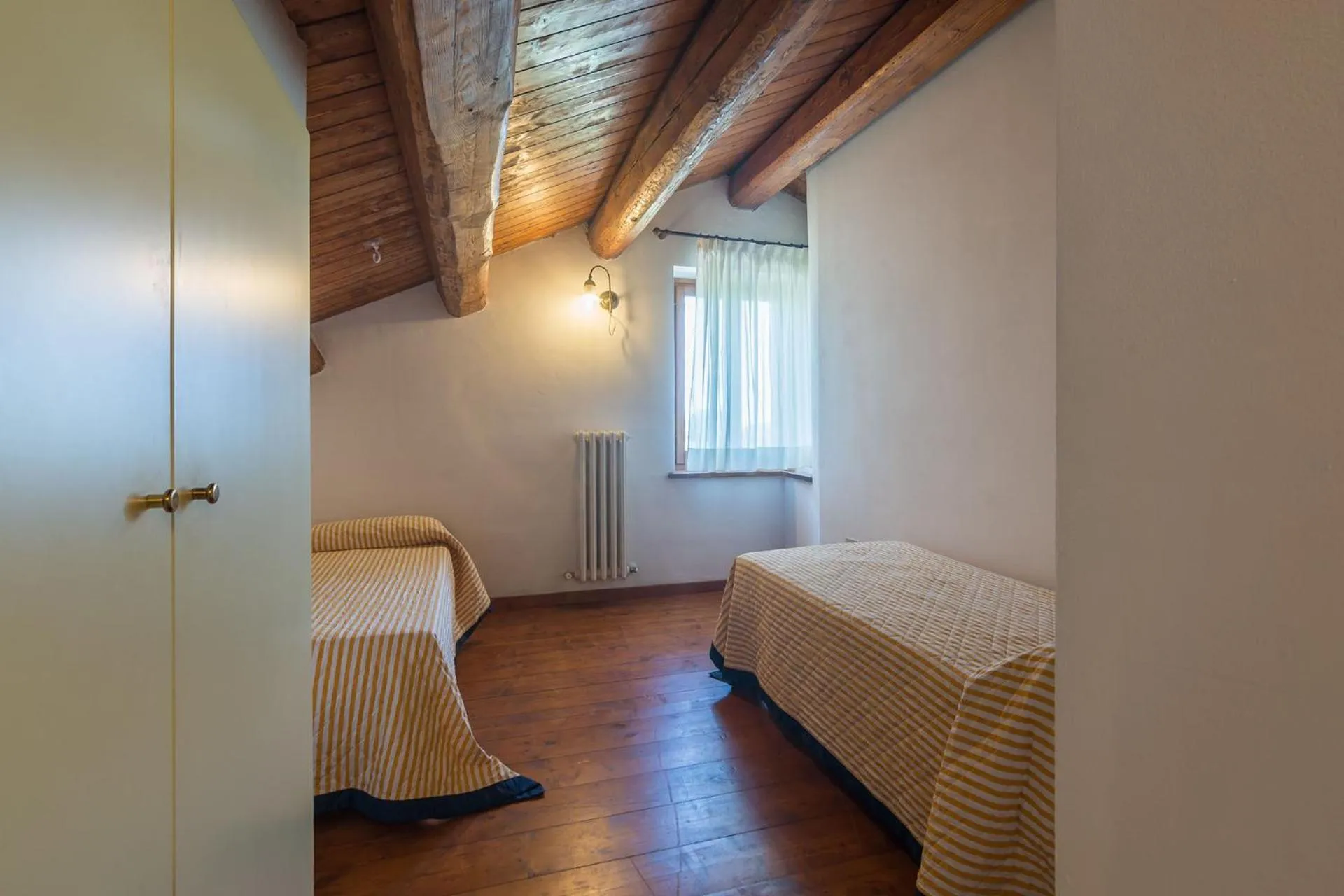 Photo of the whole room, Bed in Casa Rossa