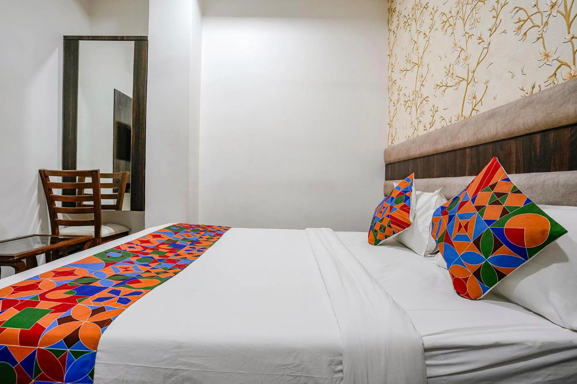 Bed in FabHotel Elvis Inn - Nr Mumbai International Airport