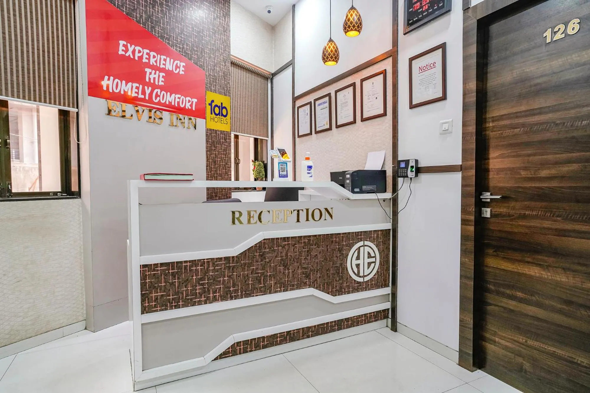 Lobby or reception in FabHotel Elvis Inn - Nr Mumbai International Airport