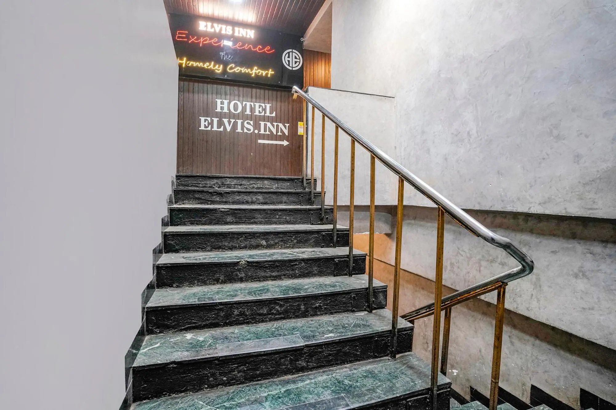 Lobby or reception in FabHotel Elvis Inn - Nr Mumbai International Airport
