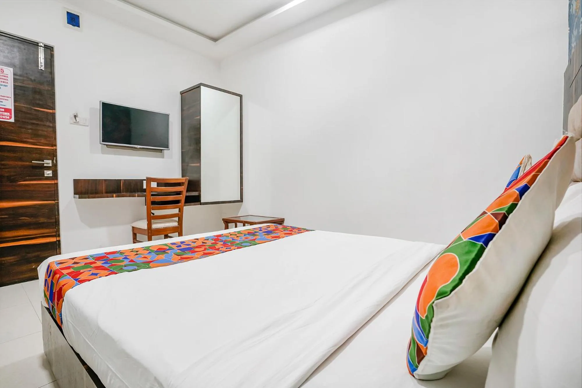 Bed in FabHotel Elvis Inn - Nr Mumbai International Airport