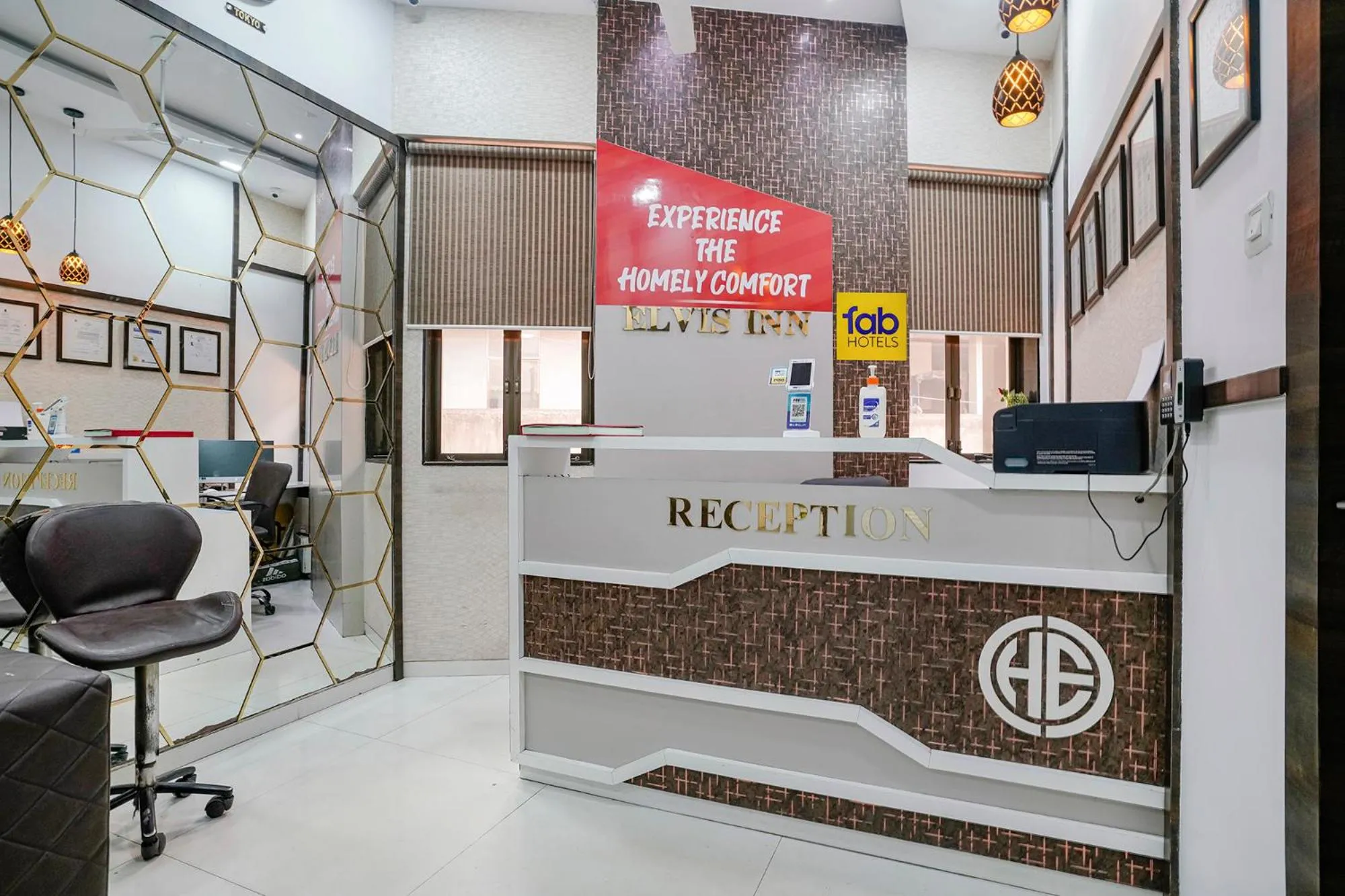 Lobby or reception in FabHotel Elvis Inn - Nr Mumbai International Airport