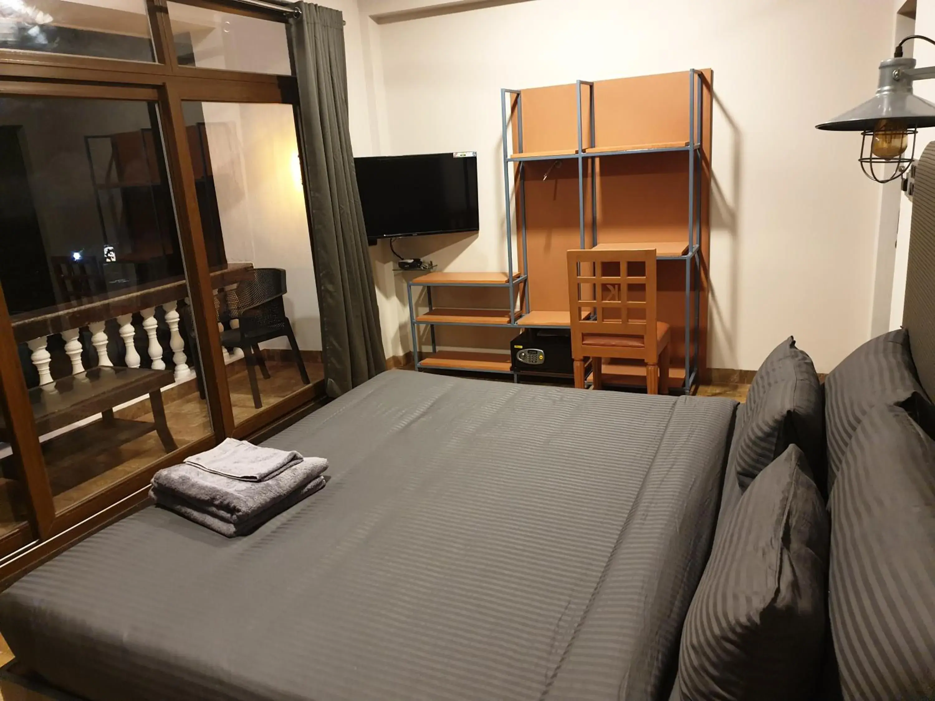 Large Twin Room in Celebrations - Vagator - Goa Large Twin Room in Celebrations - Vagator - Goa