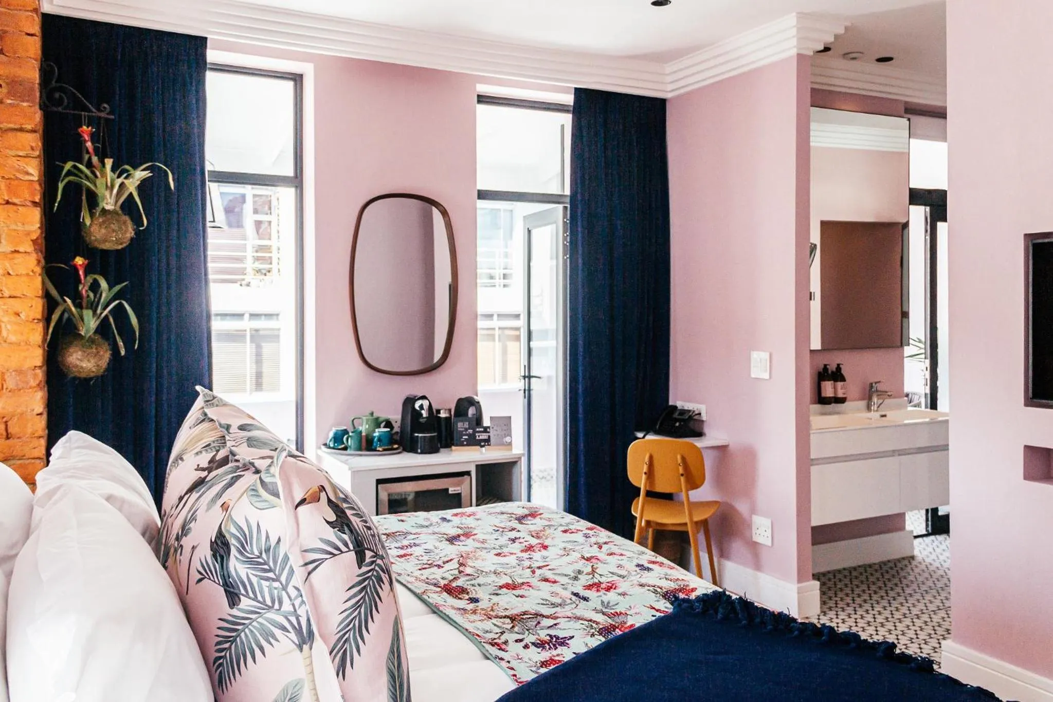 Bed in Pineapple House Boutique Hotel