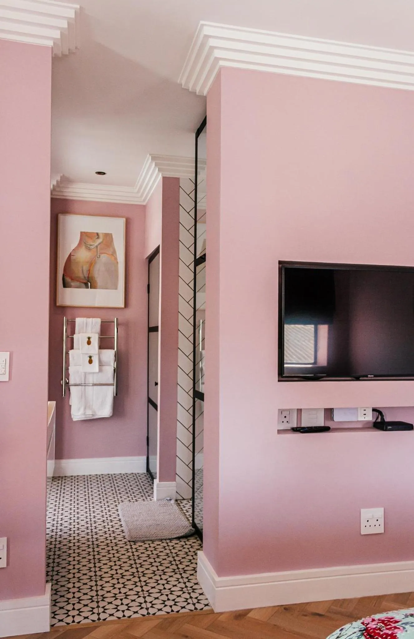 Bathroom in Pineapple House Boutique Hotel