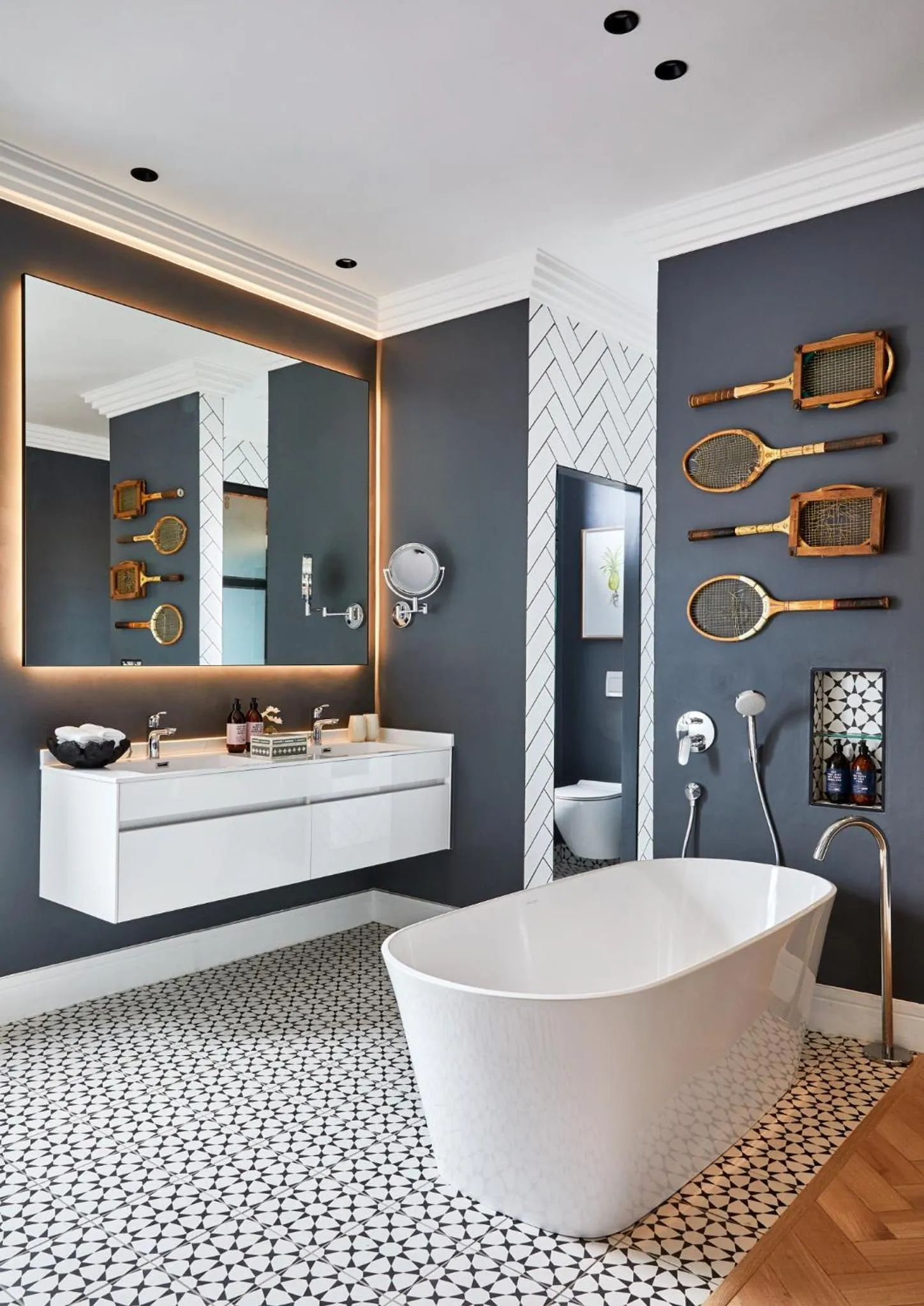 Toilet in Pineapple House Boutique Hotel