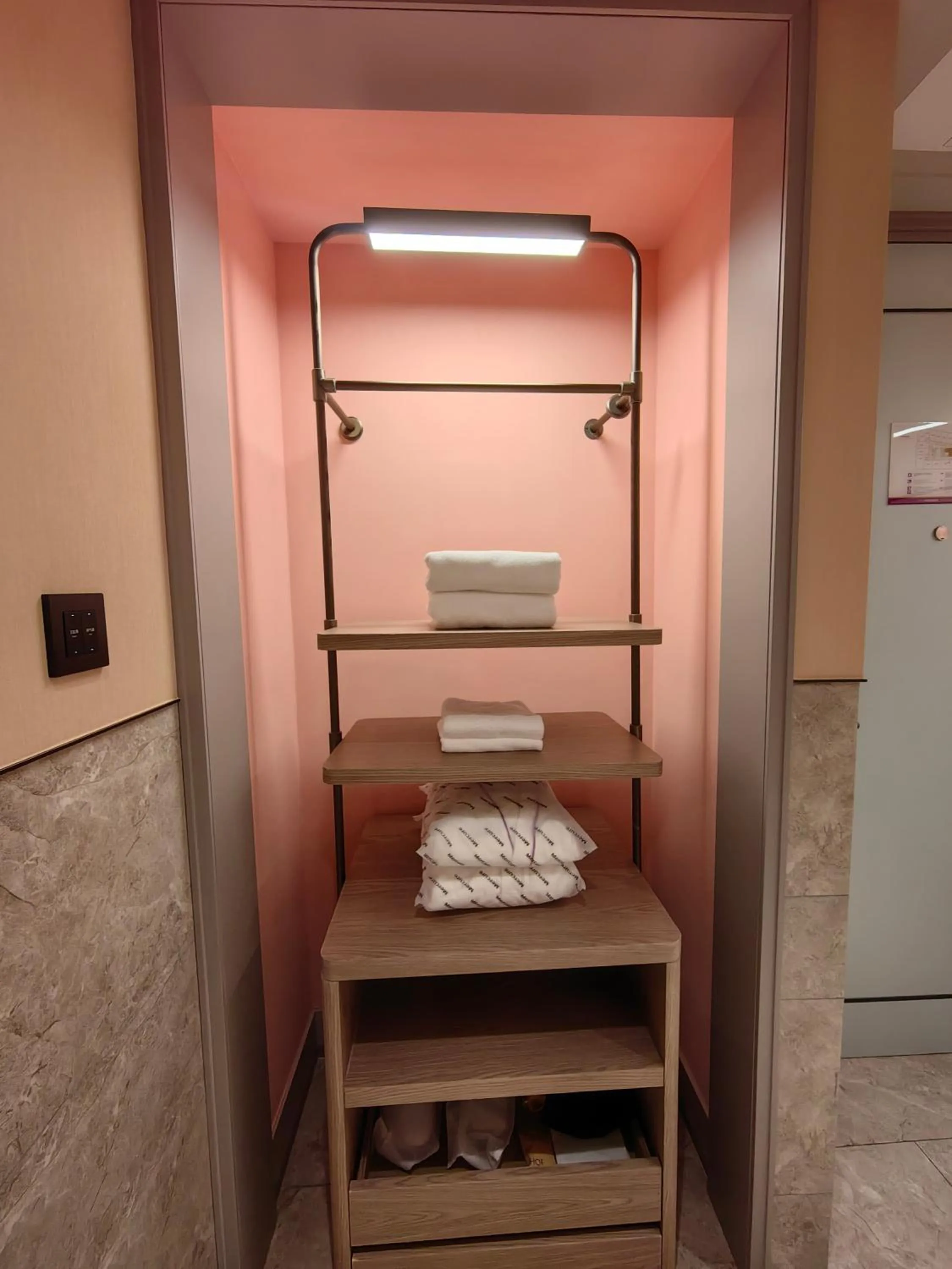 wardrobe in Mercure Fuzhou Downtown